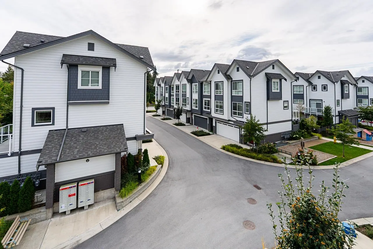 14 23785 Dewdney Trunk Road