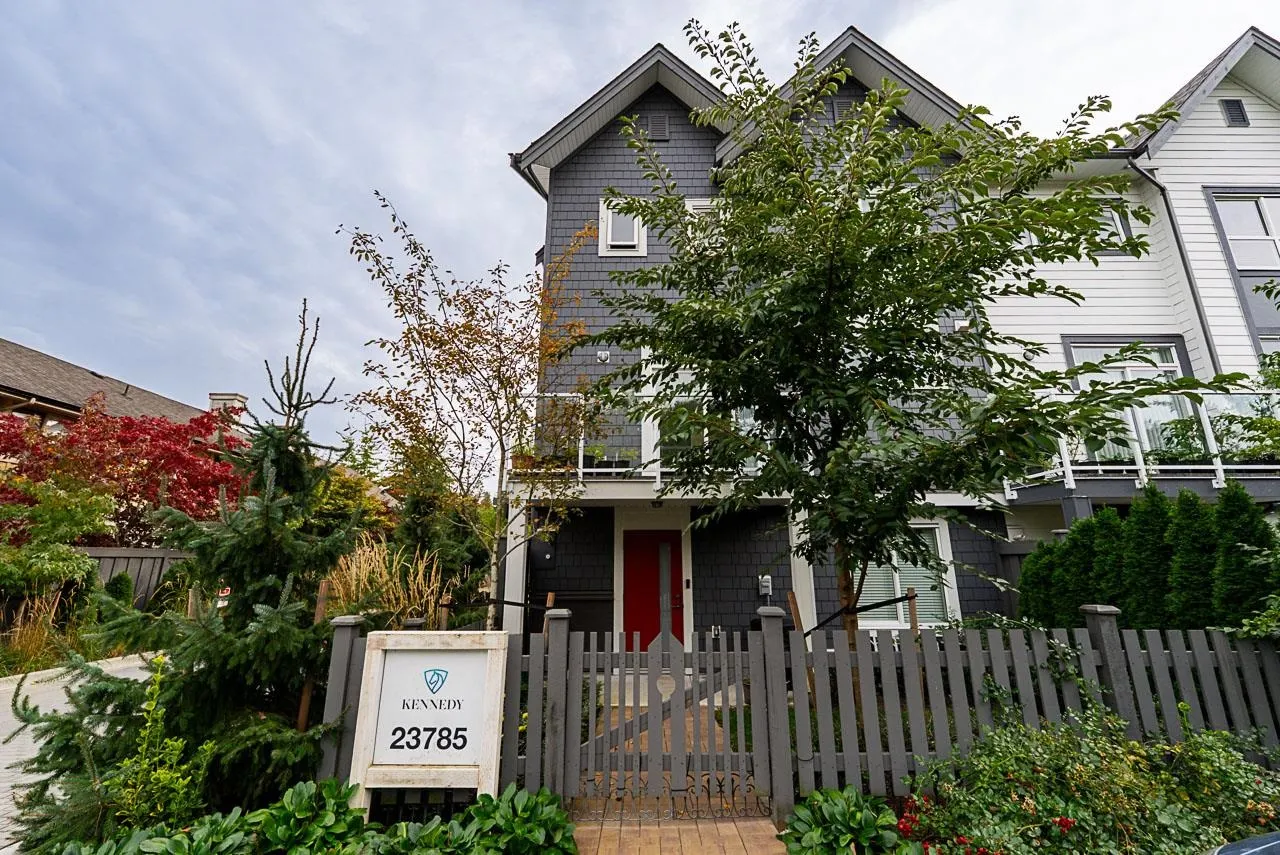 14 23785 Dewdney Trunk Road