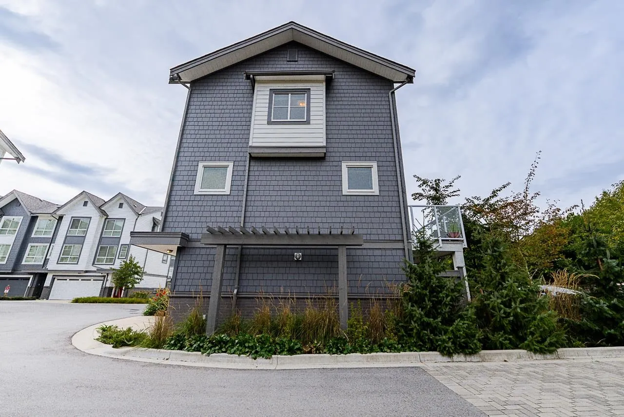 14 23785 Dewdney Trunk Road