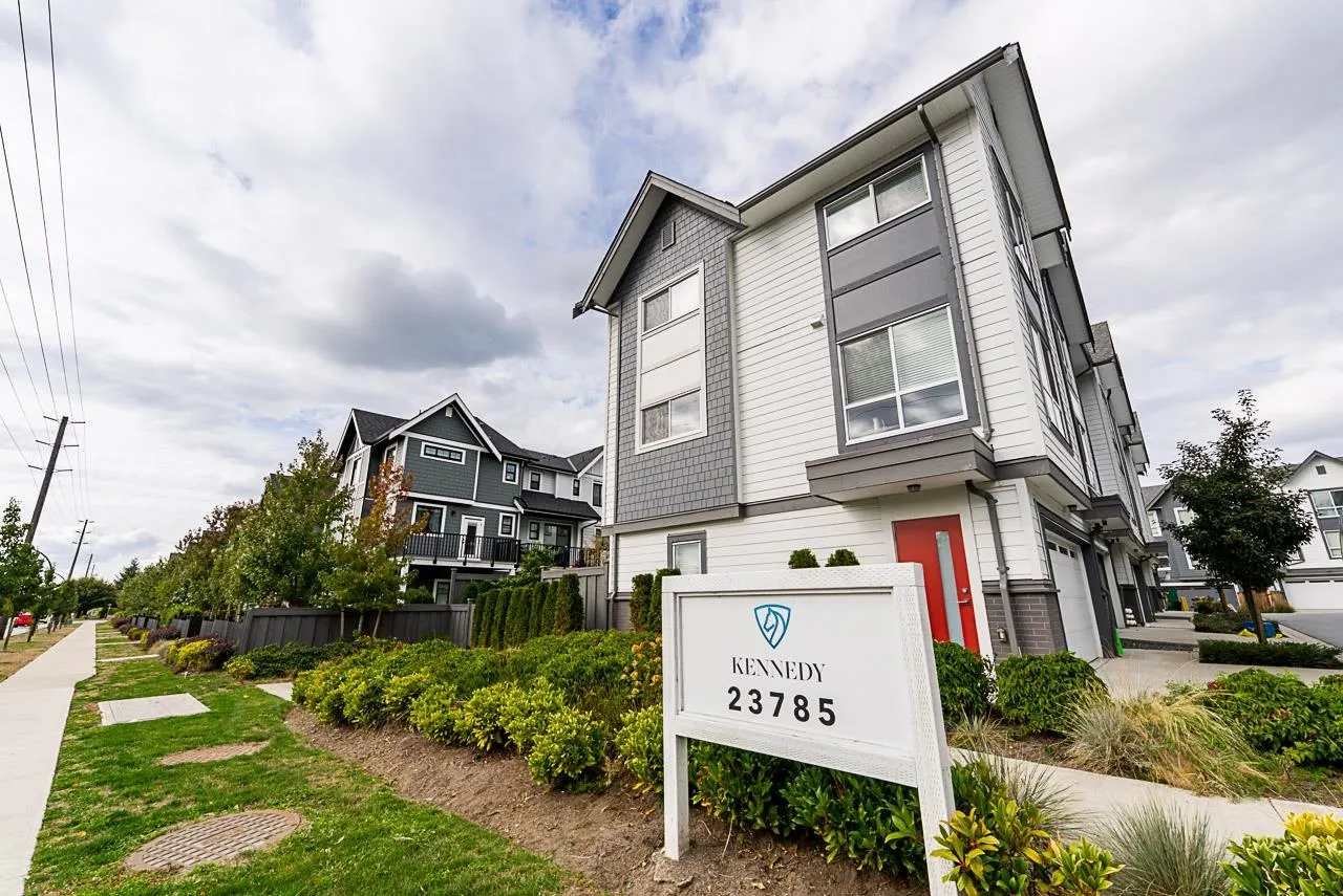 14 23785 Dewdney Trunk Road