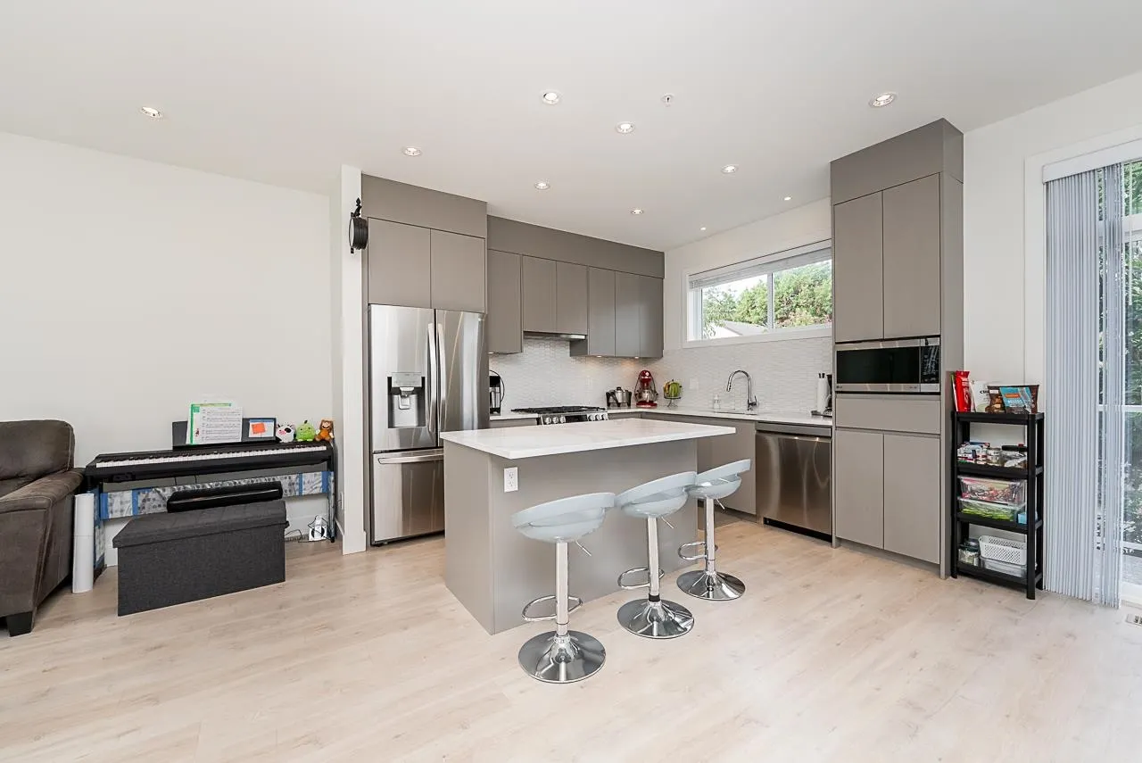 14 23785 Dewdney Trunk Road