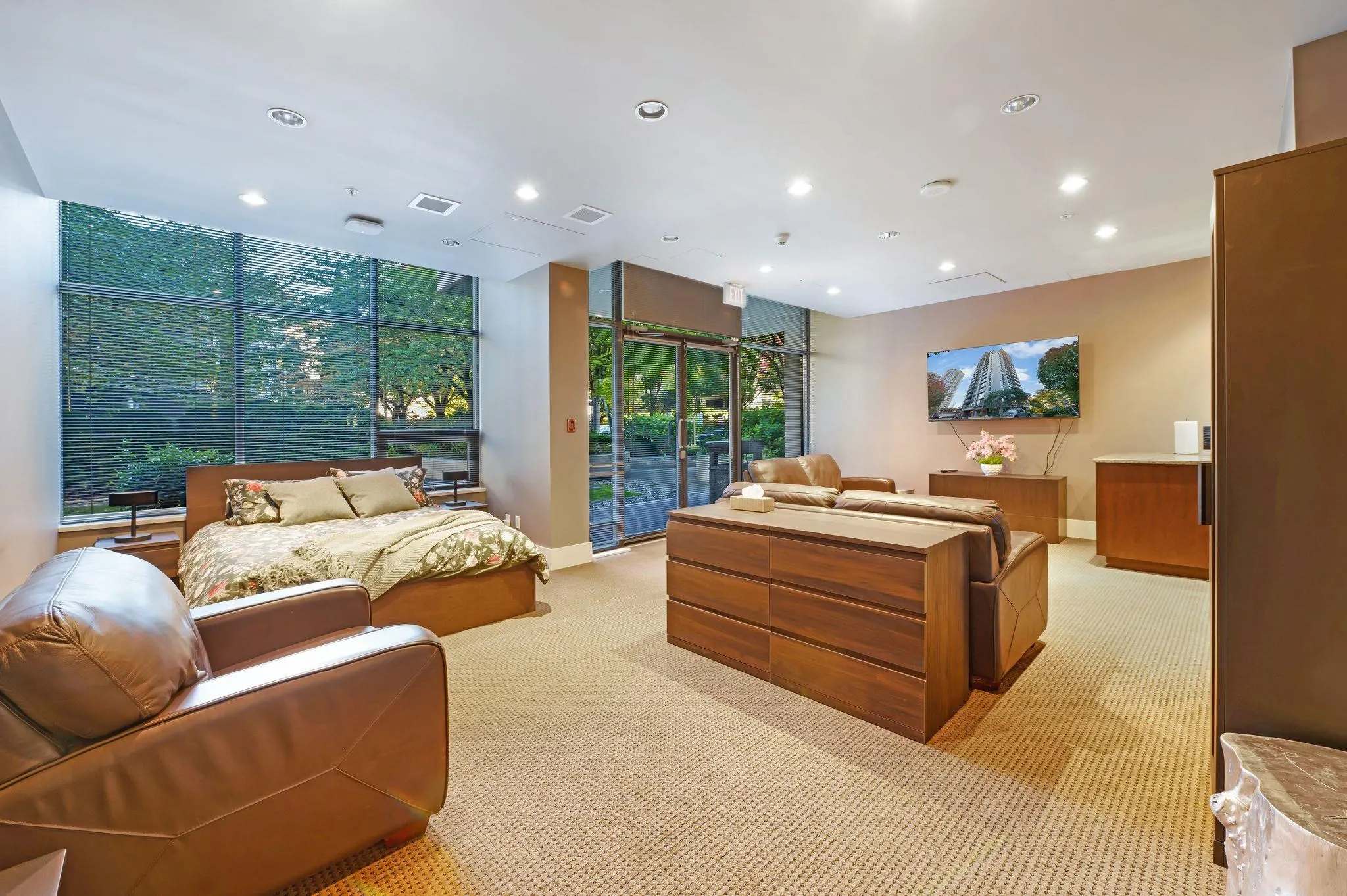 903 2959 Glen Drive