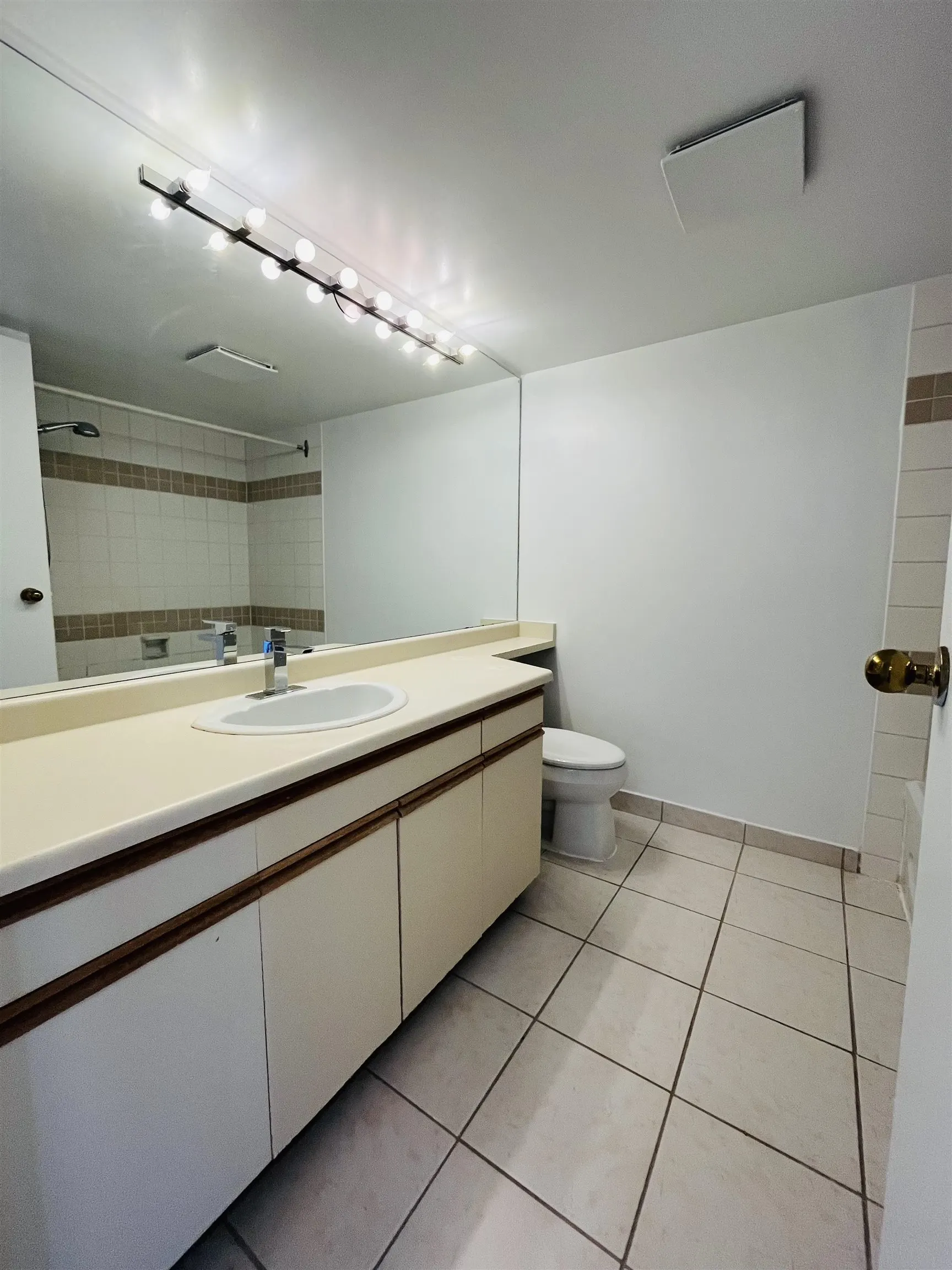 1005 3980 Carrigan Court