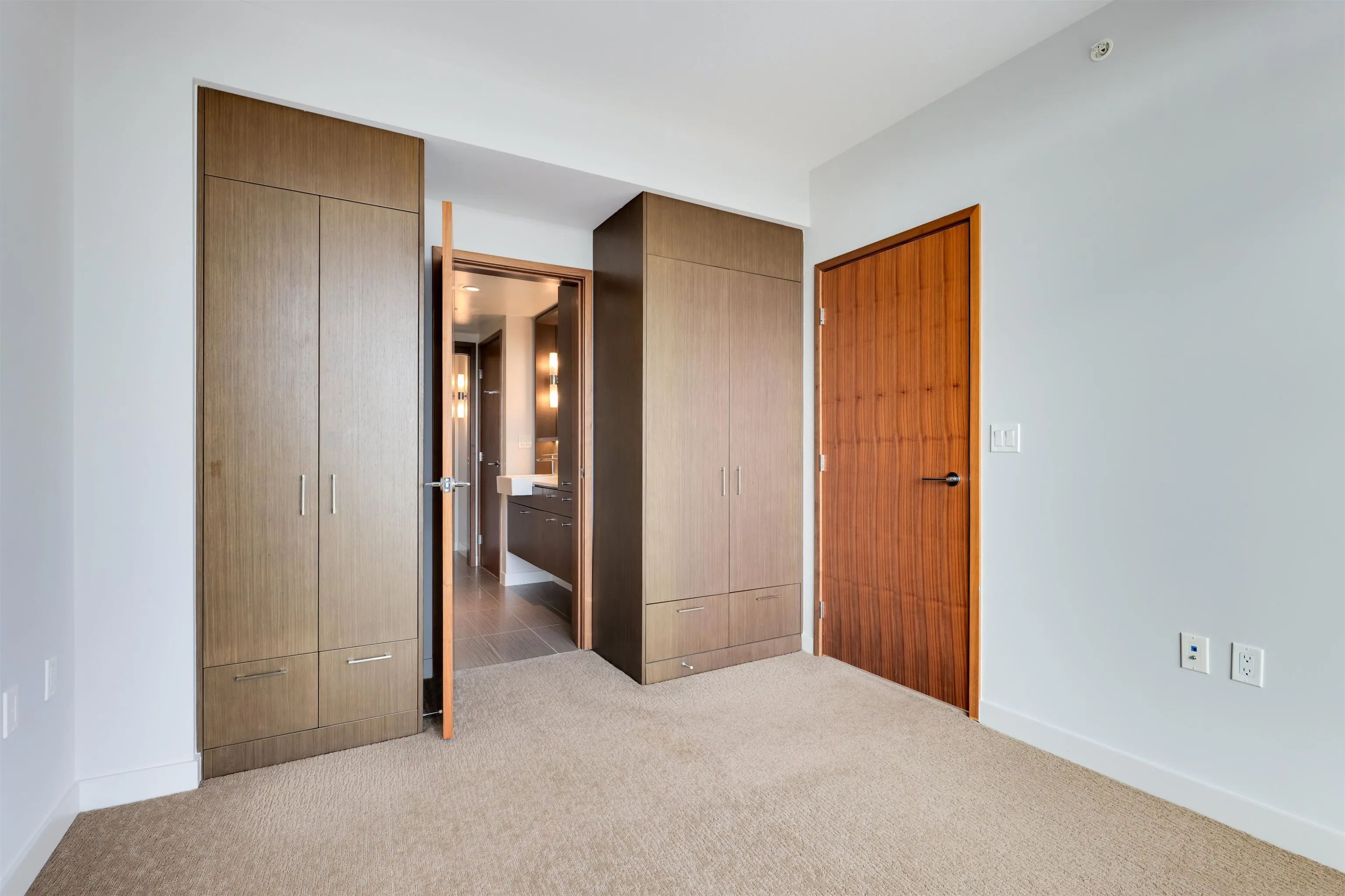 3301 13495 Central Avenue