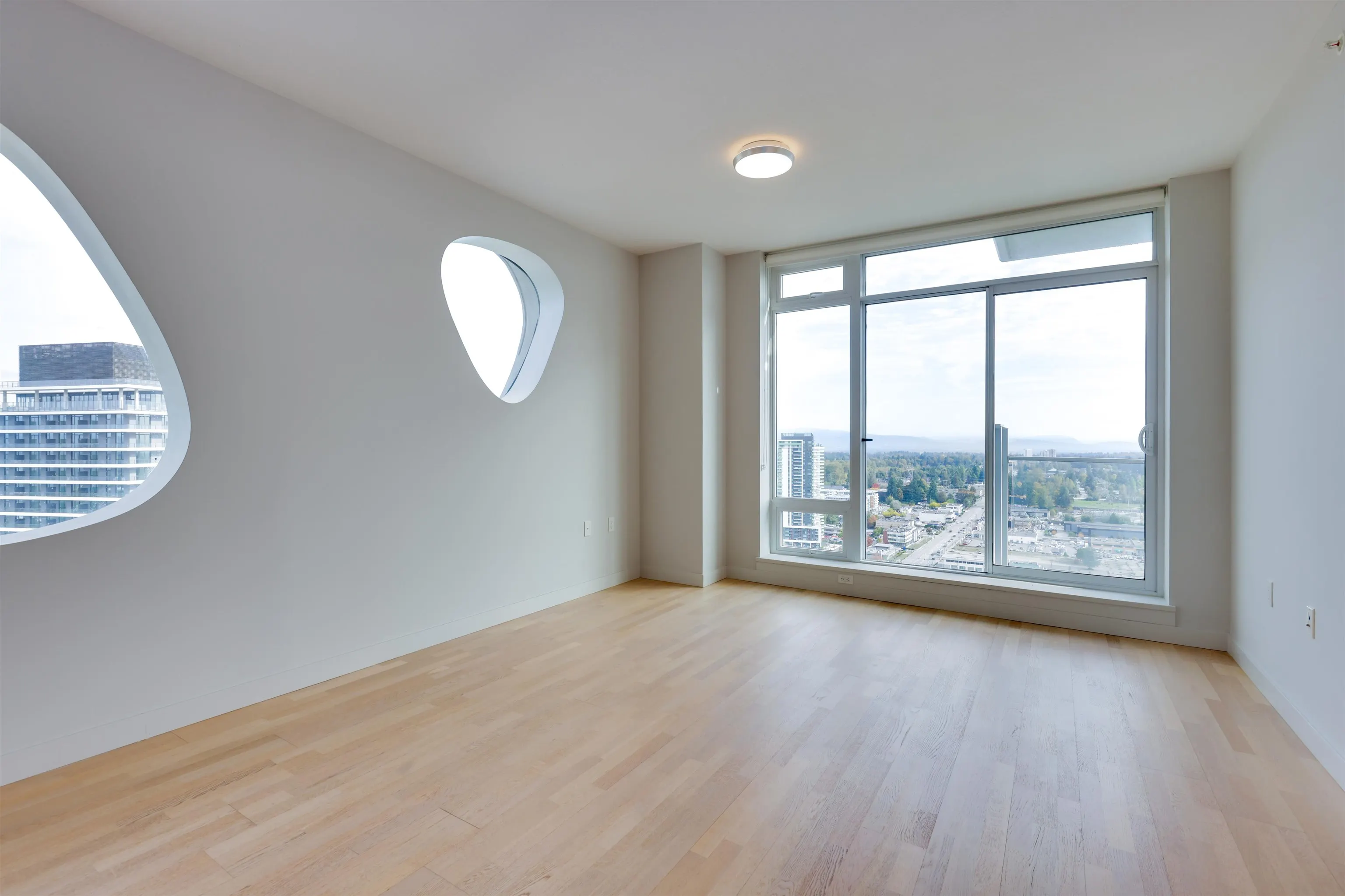 3301 13495 Central Avenue