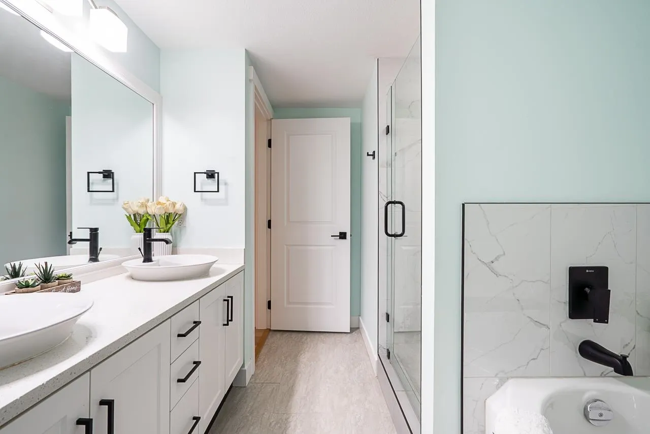 201 500 Klahanie Drive