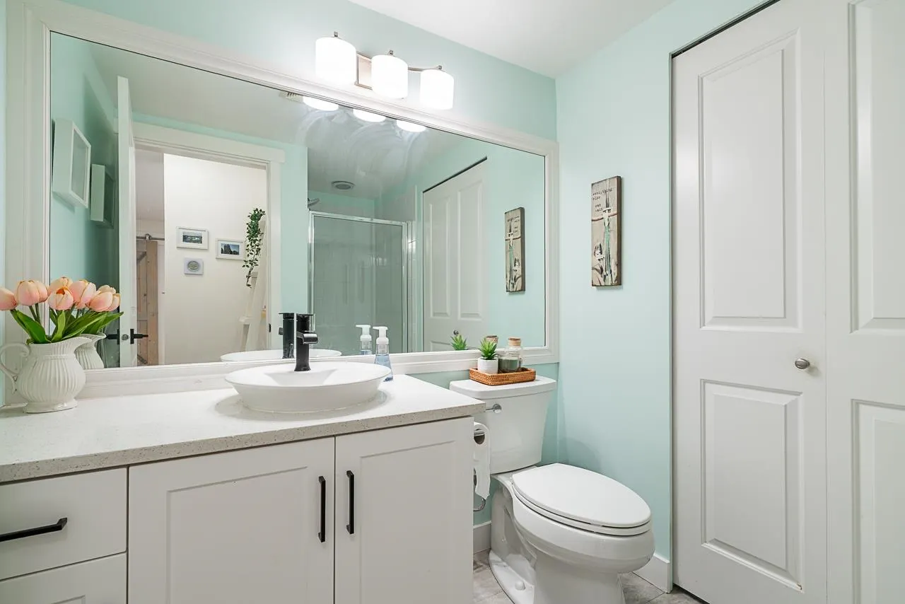 201 500 Klahanie Drive