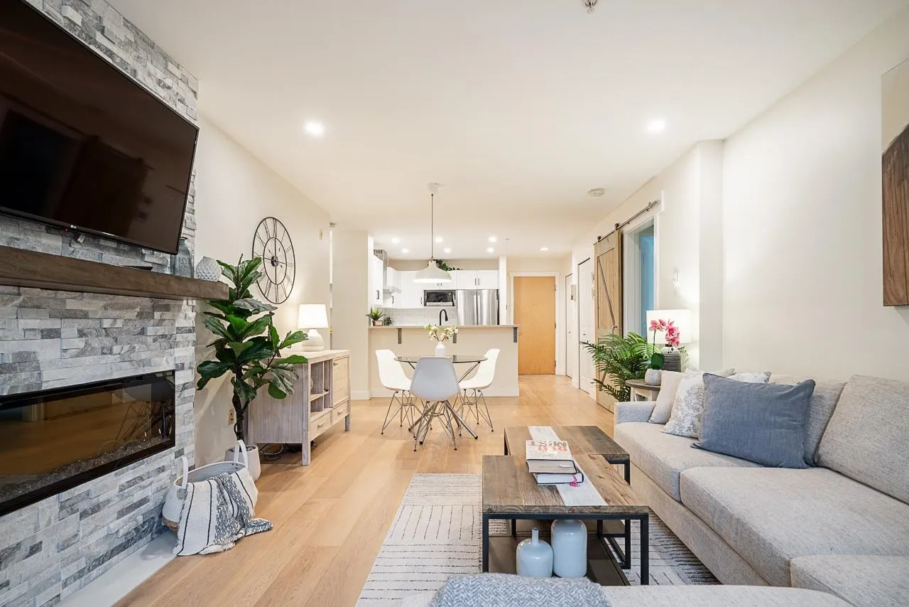 201 500 Klahanie Drive