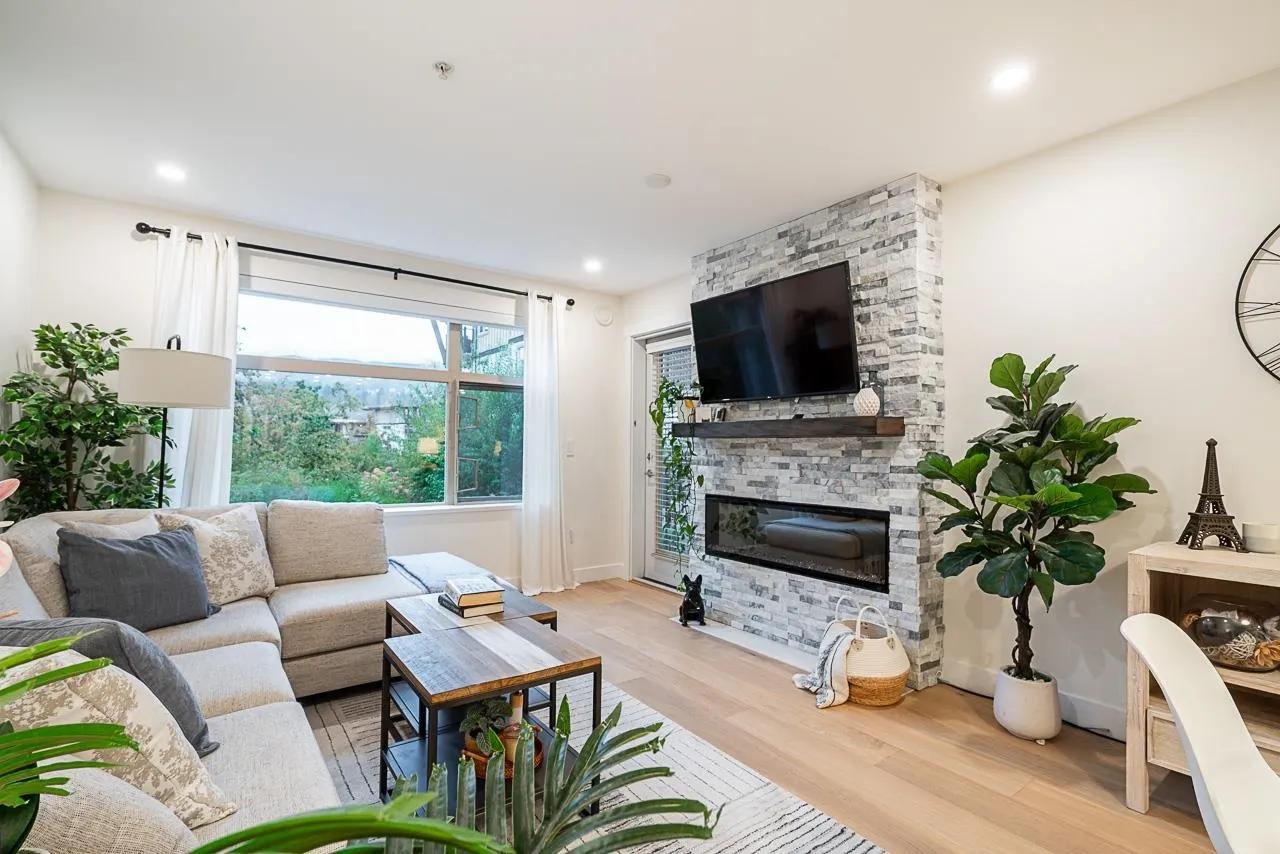 201 500 Klahanie Drive