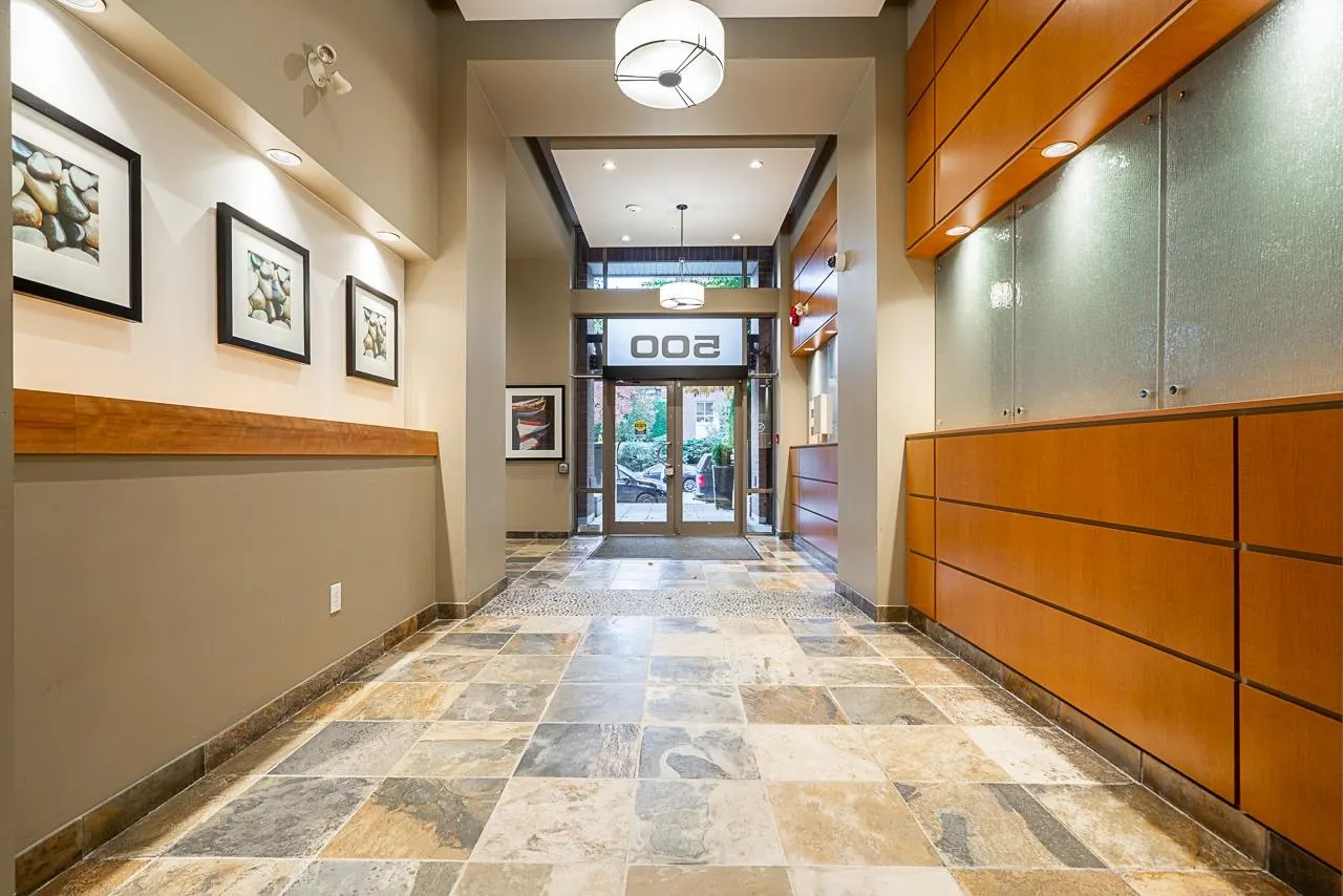 201 500 Klahanie Drive