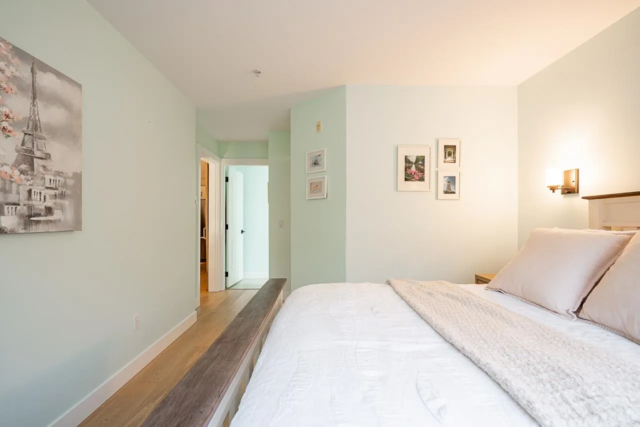 201 500 Klahanie Drive