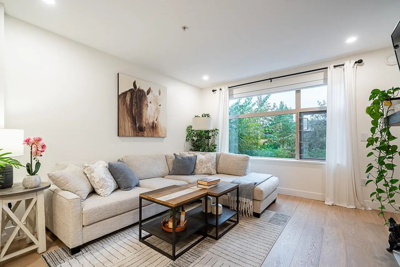 201 500 Klahanie Drive