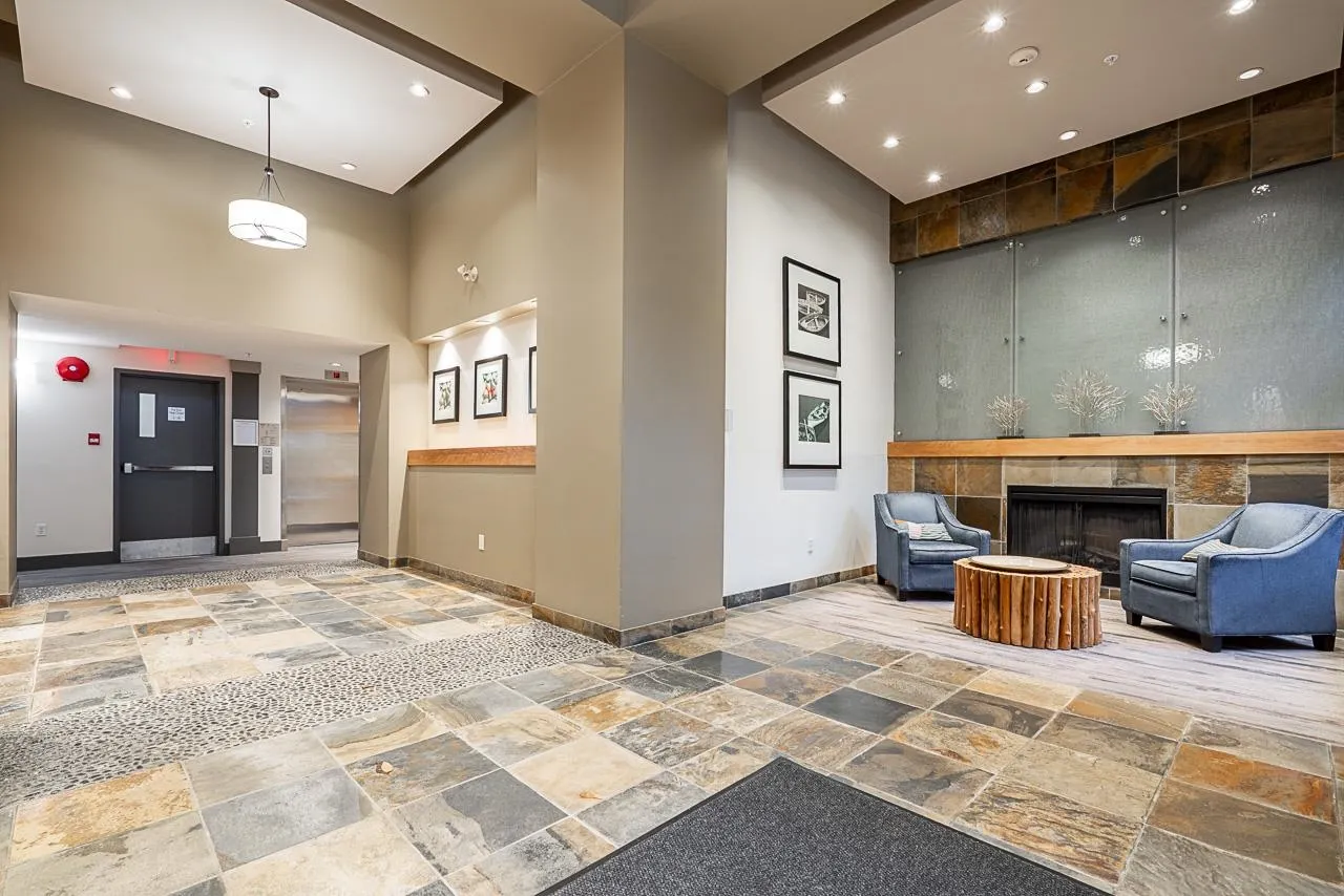 201 500 Klahanie Drive