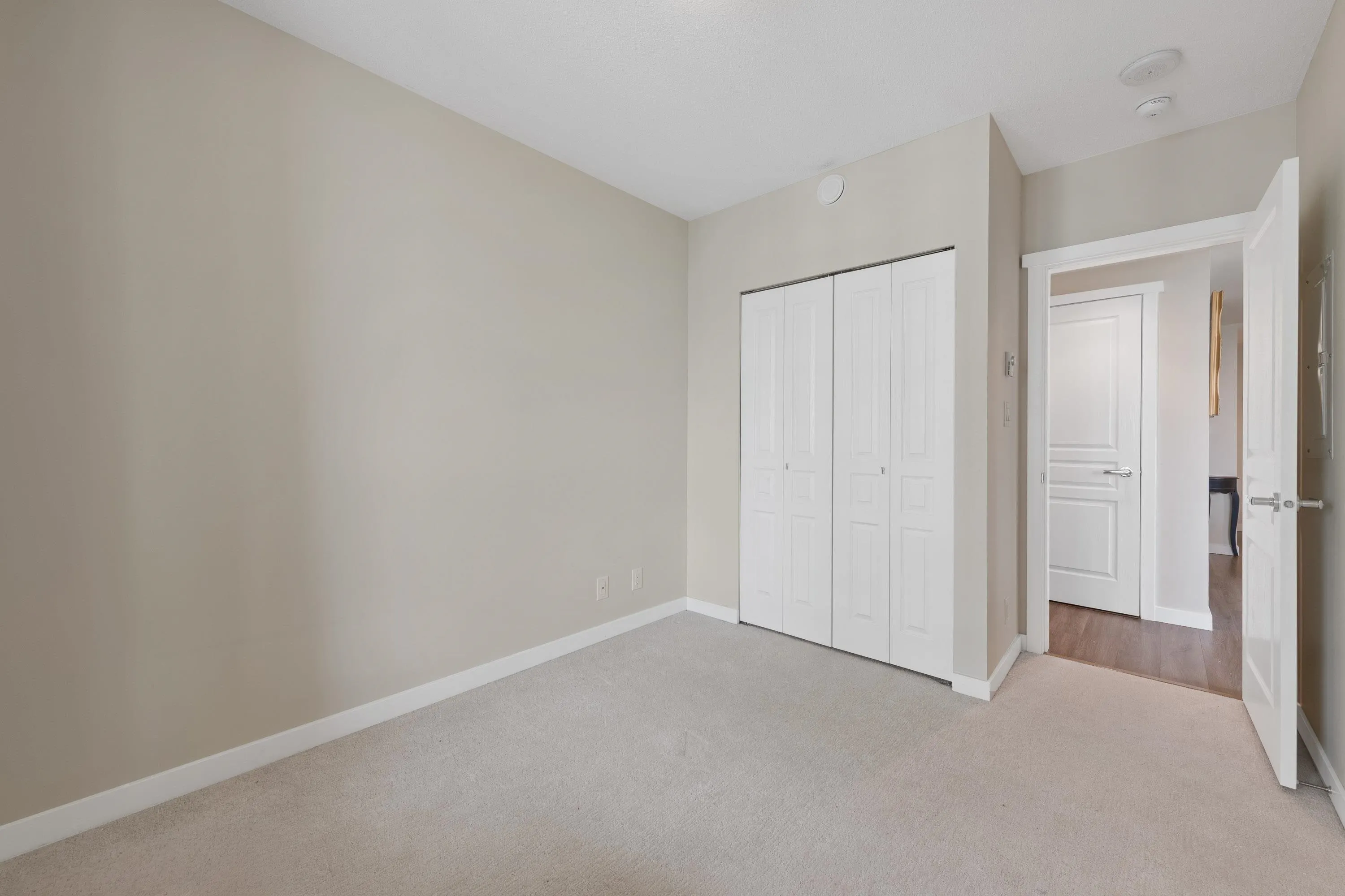 2301 3096 Windsor Gate