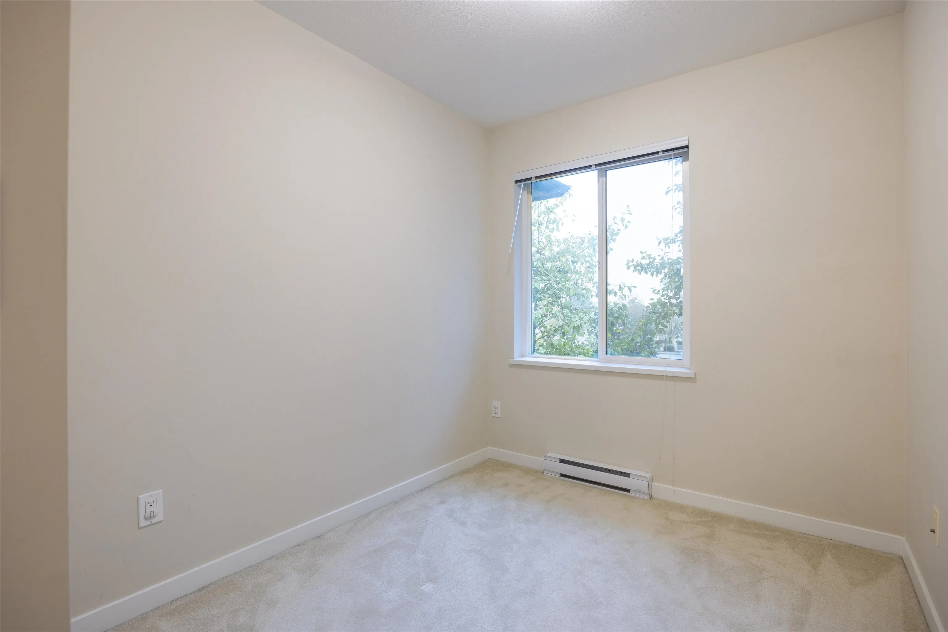 49 9728 Alexandra Road