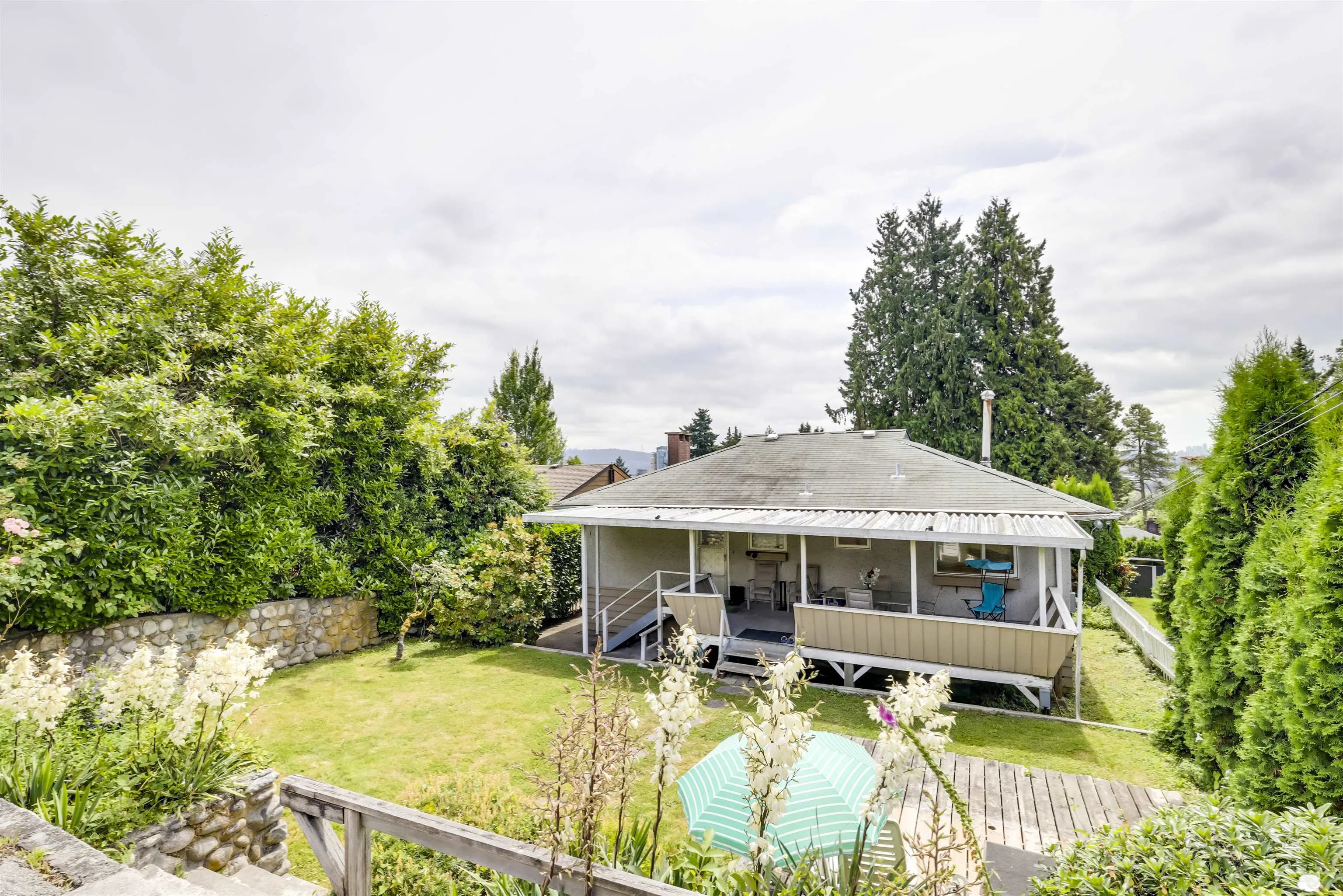 1118 Cloverley Street