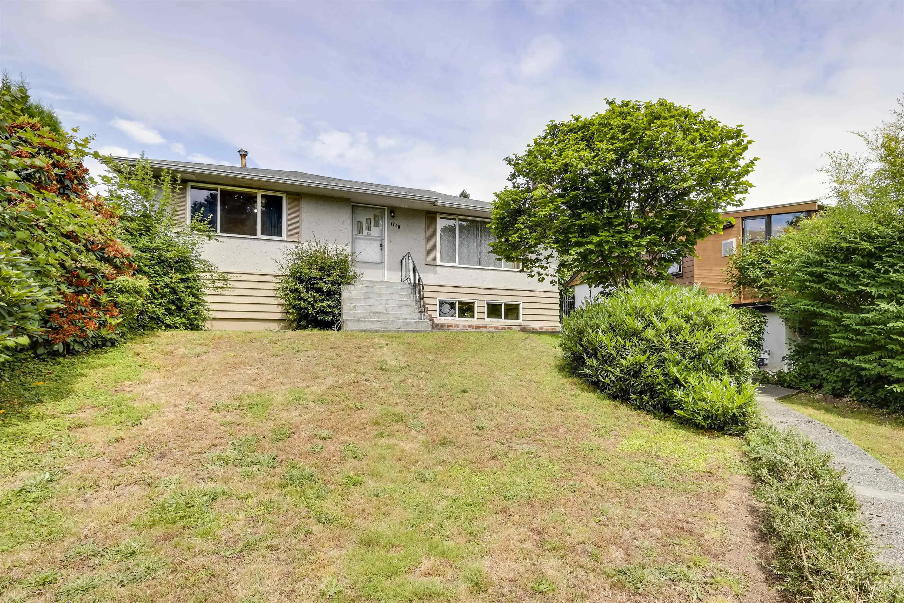 1118 Cloverley Street