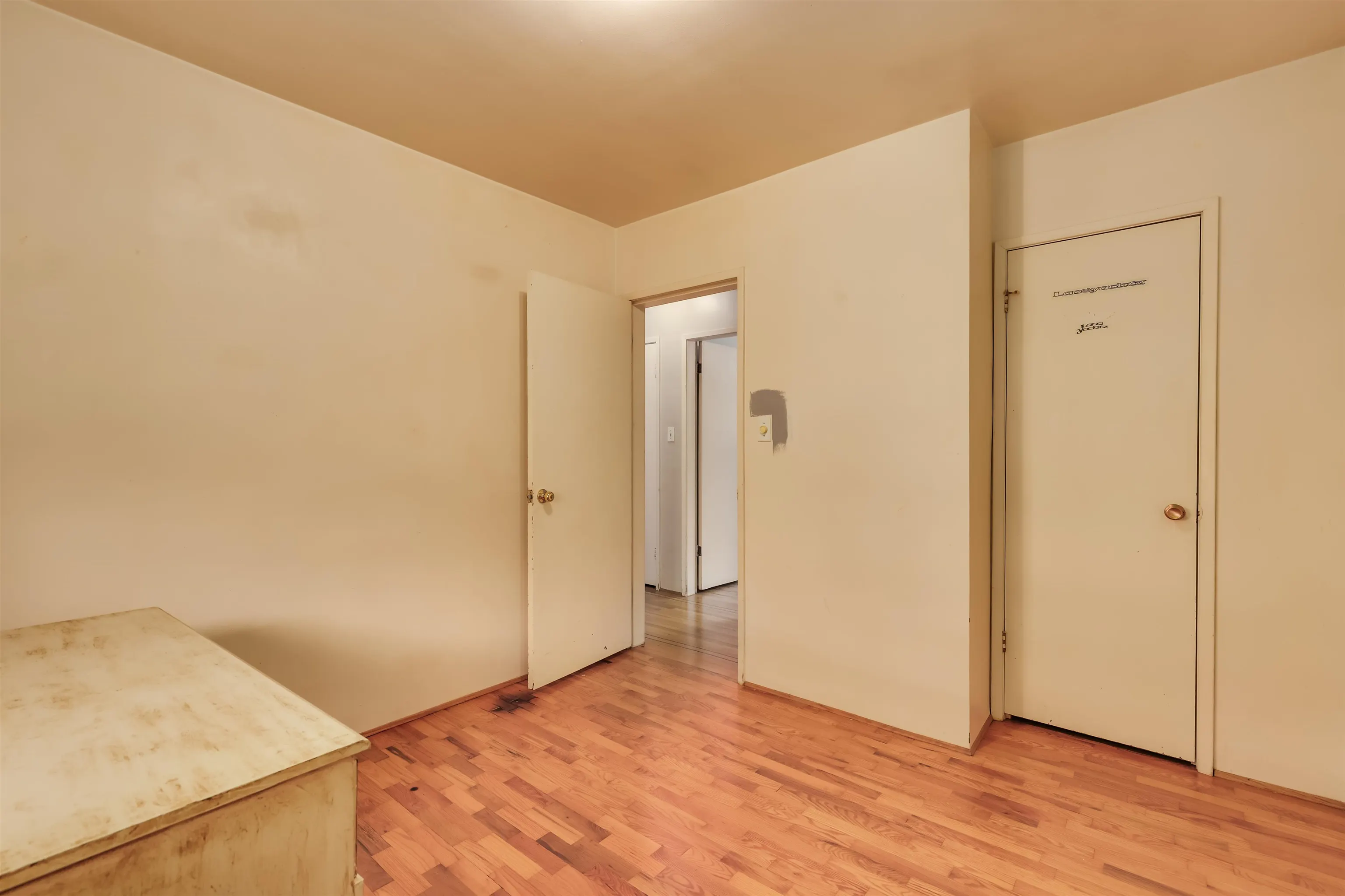 1118 Cloverley Street