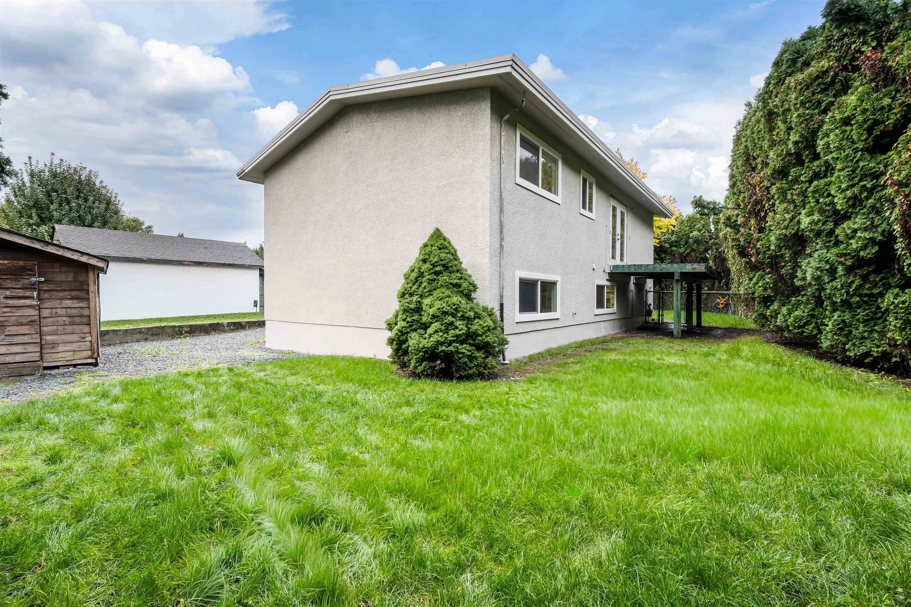 9046 Broadway Street