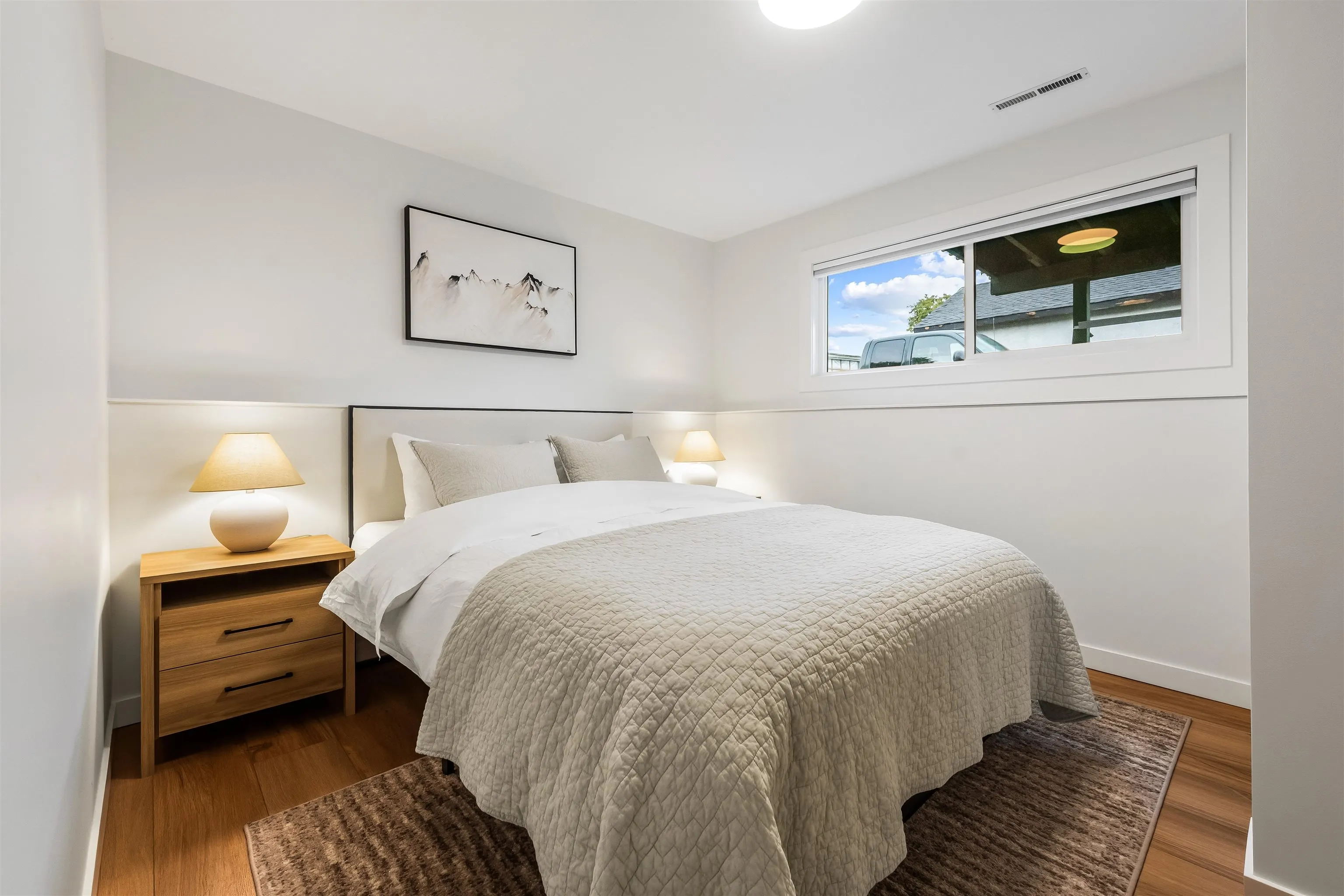 9046 Broadway Street