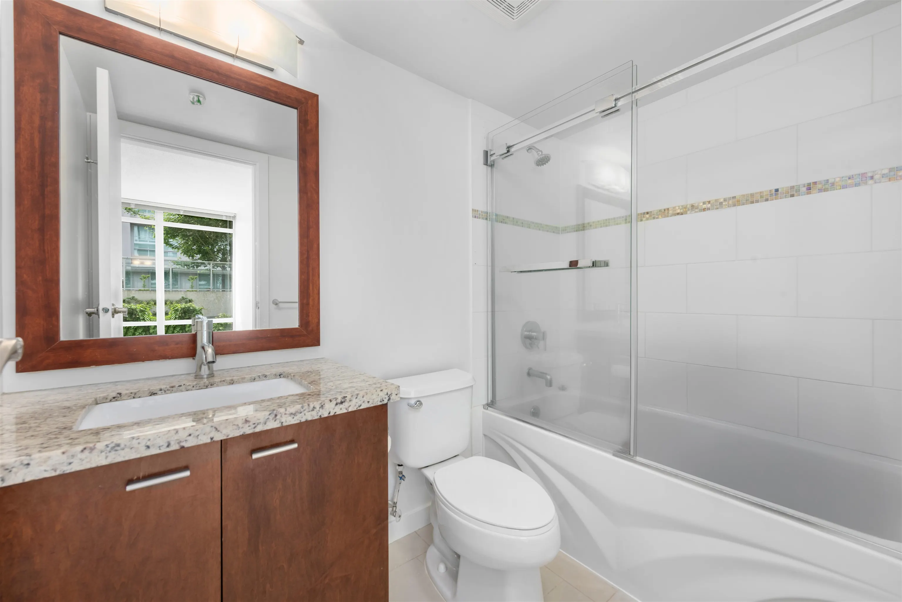 511 8280 Lansdowne Road