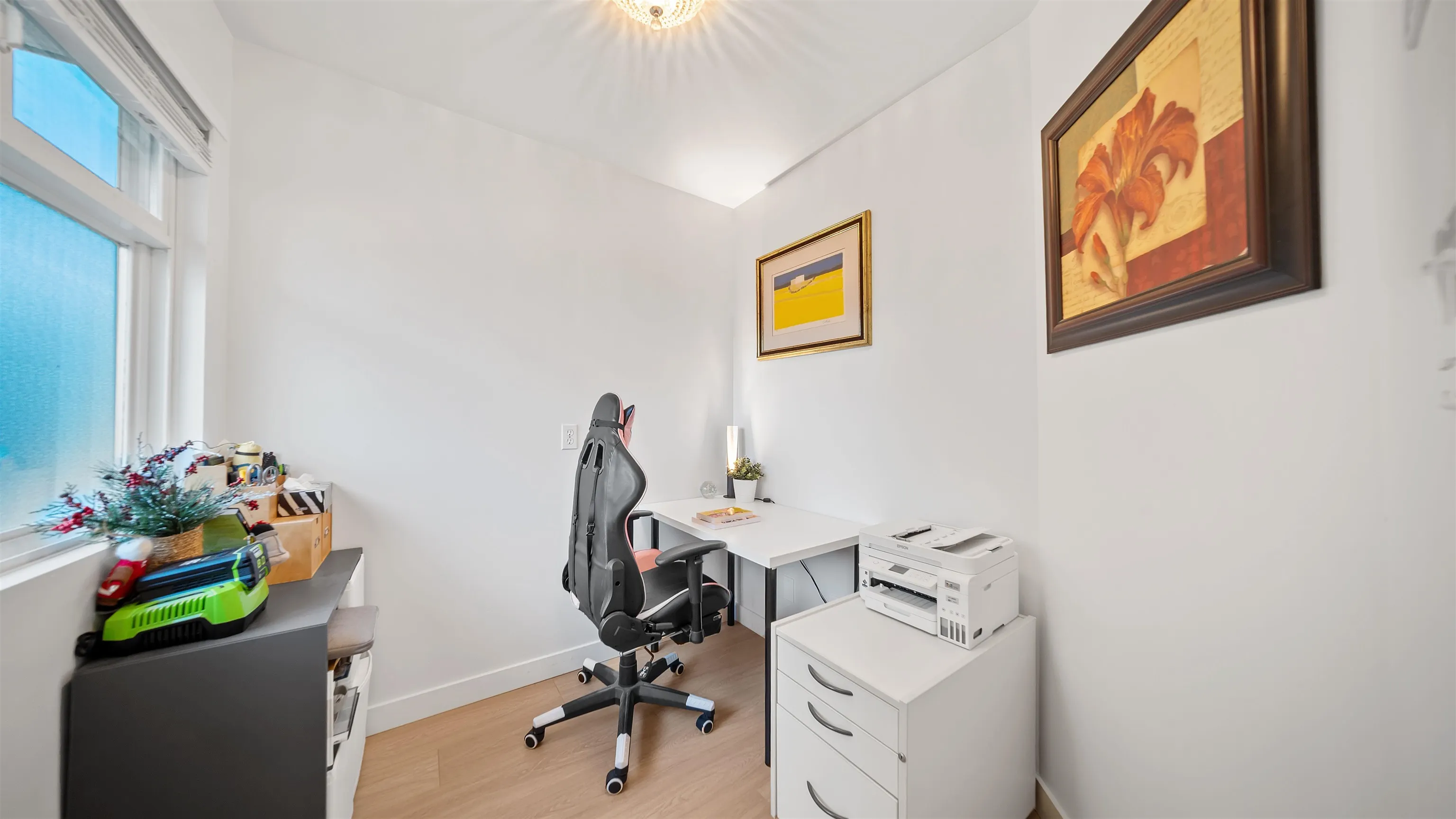 21124 Glenwood Avenue