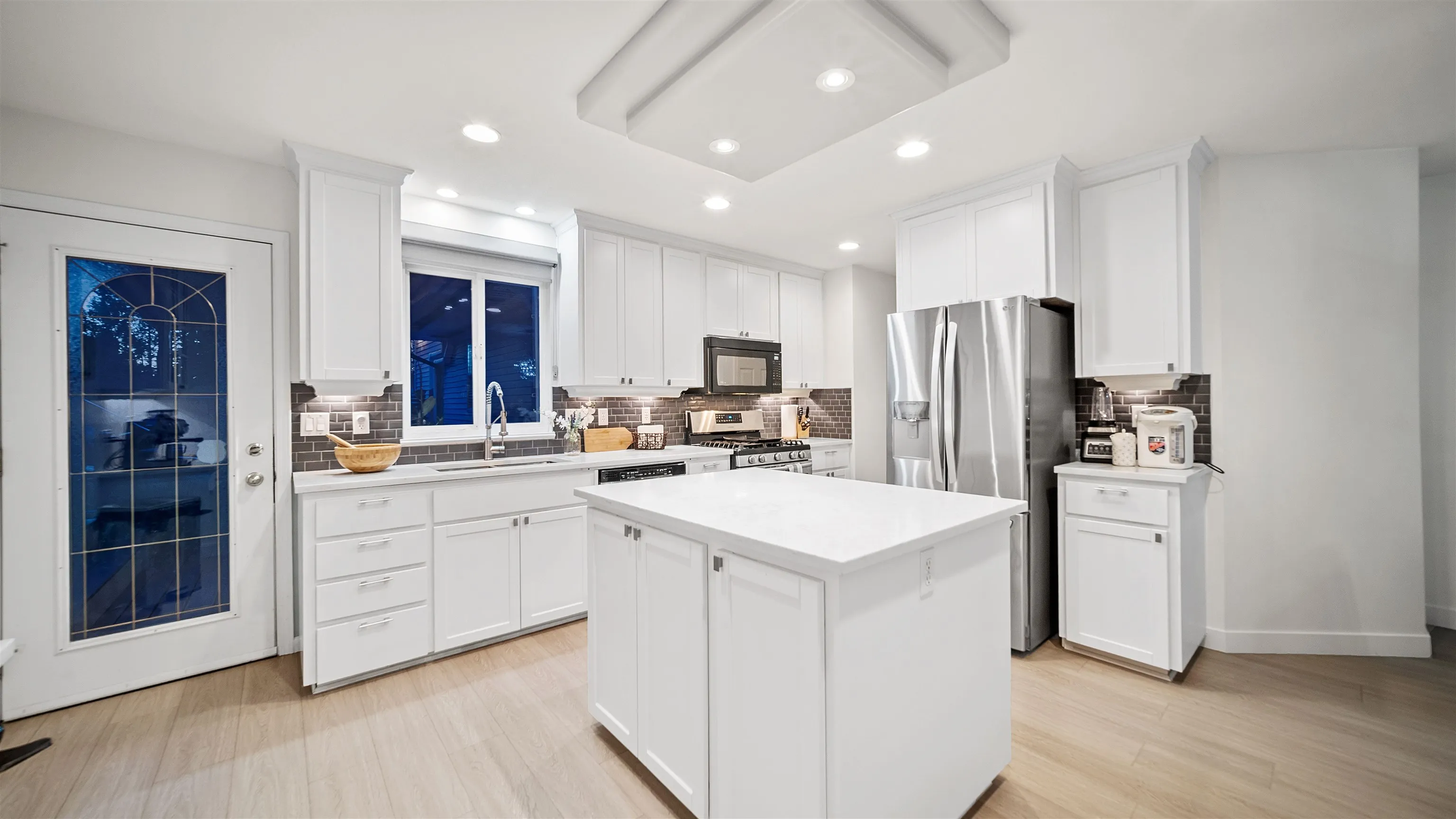 21124 Glenwood Avenue