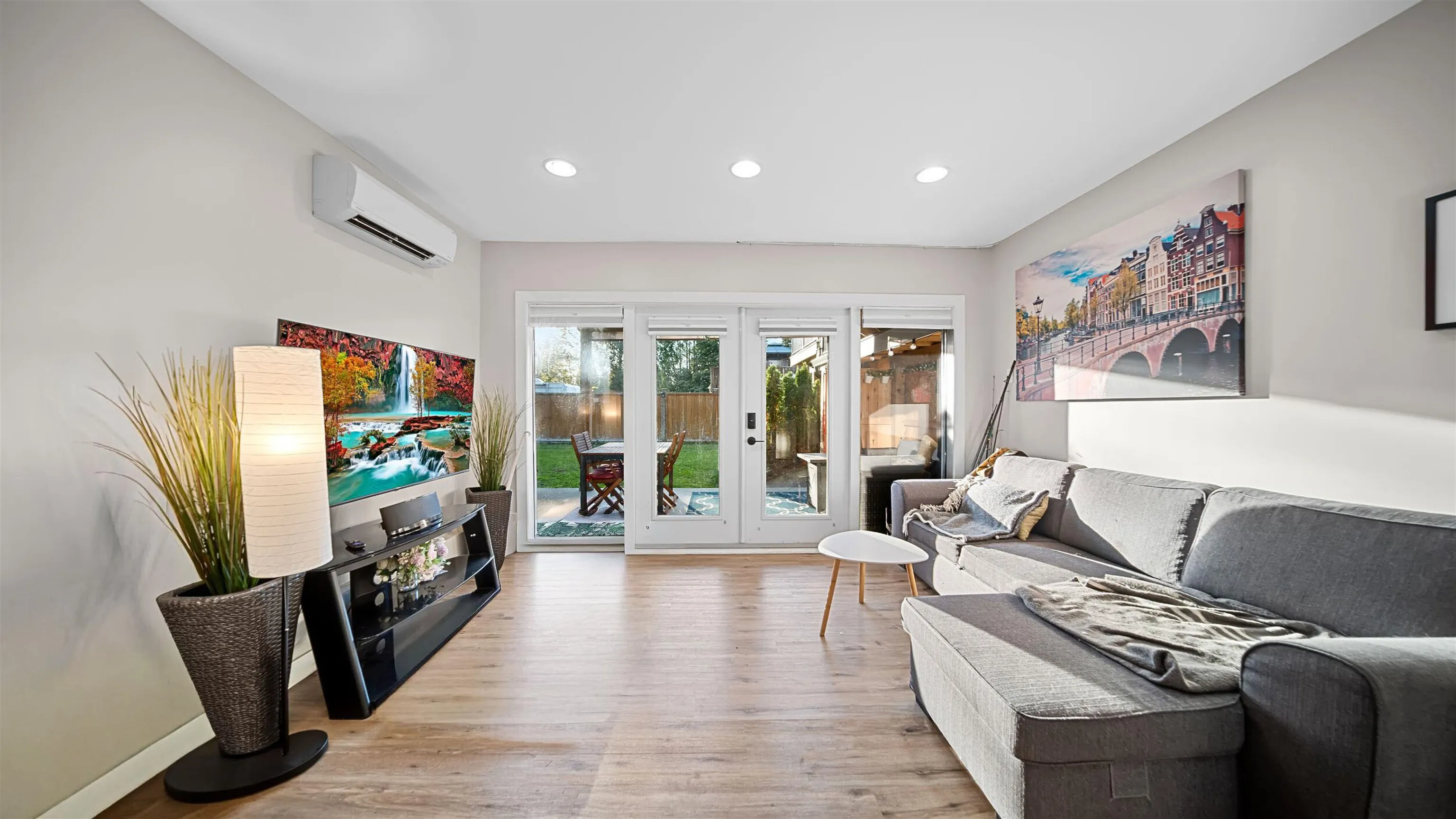 21124 Glenwood Avenue