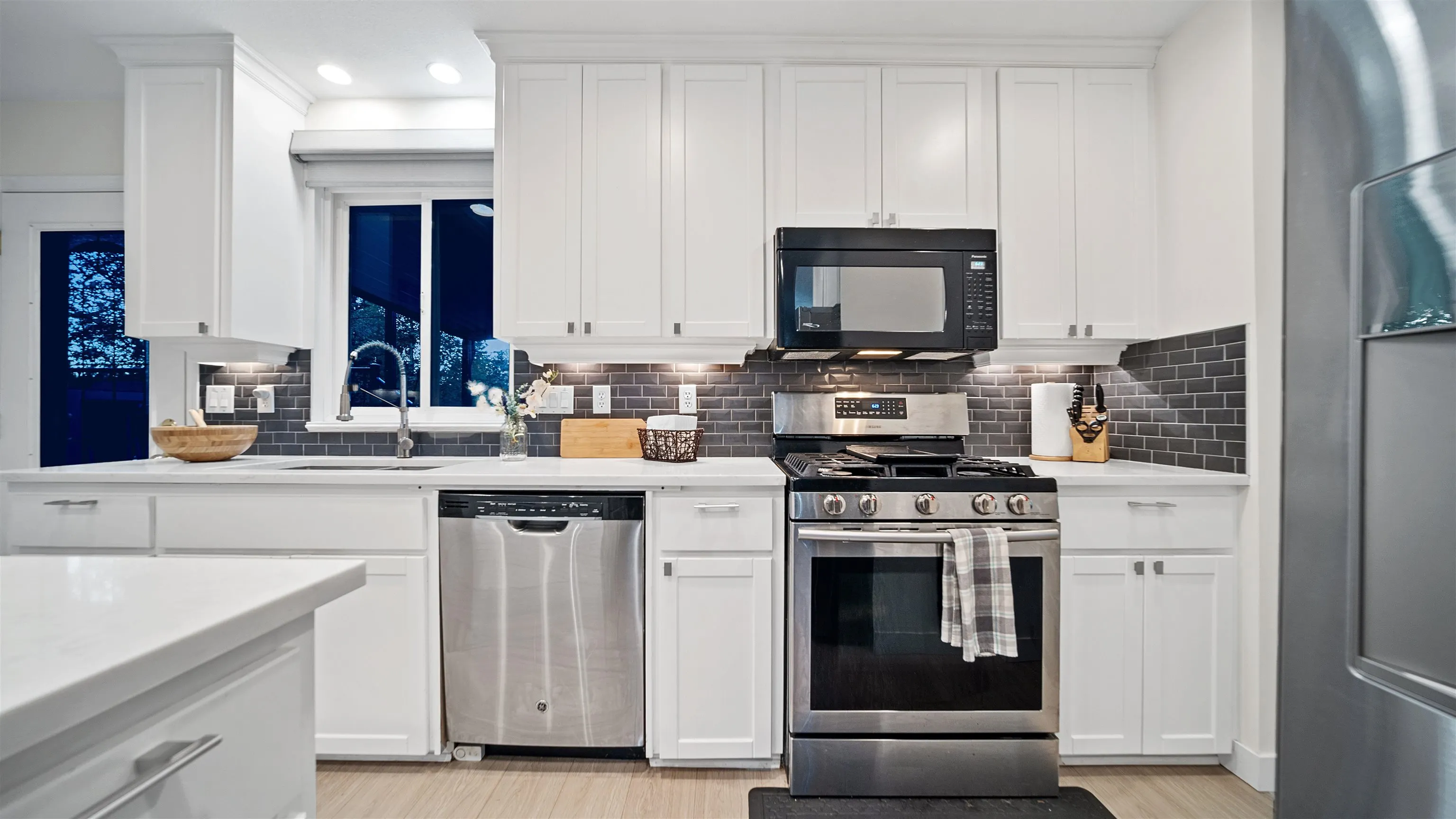 21124 Glenwood Avenue