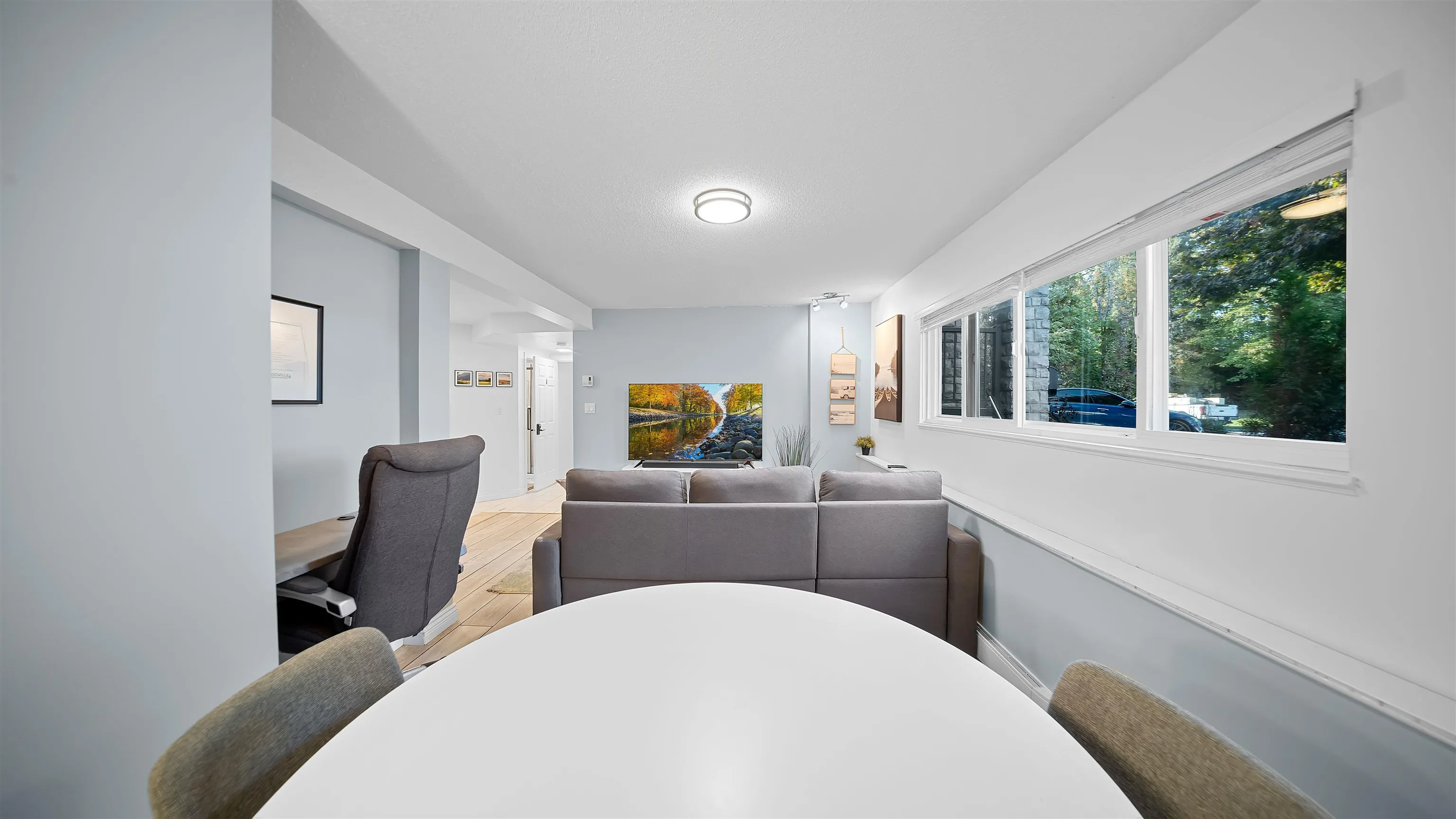 21124 Glenwood Avenue