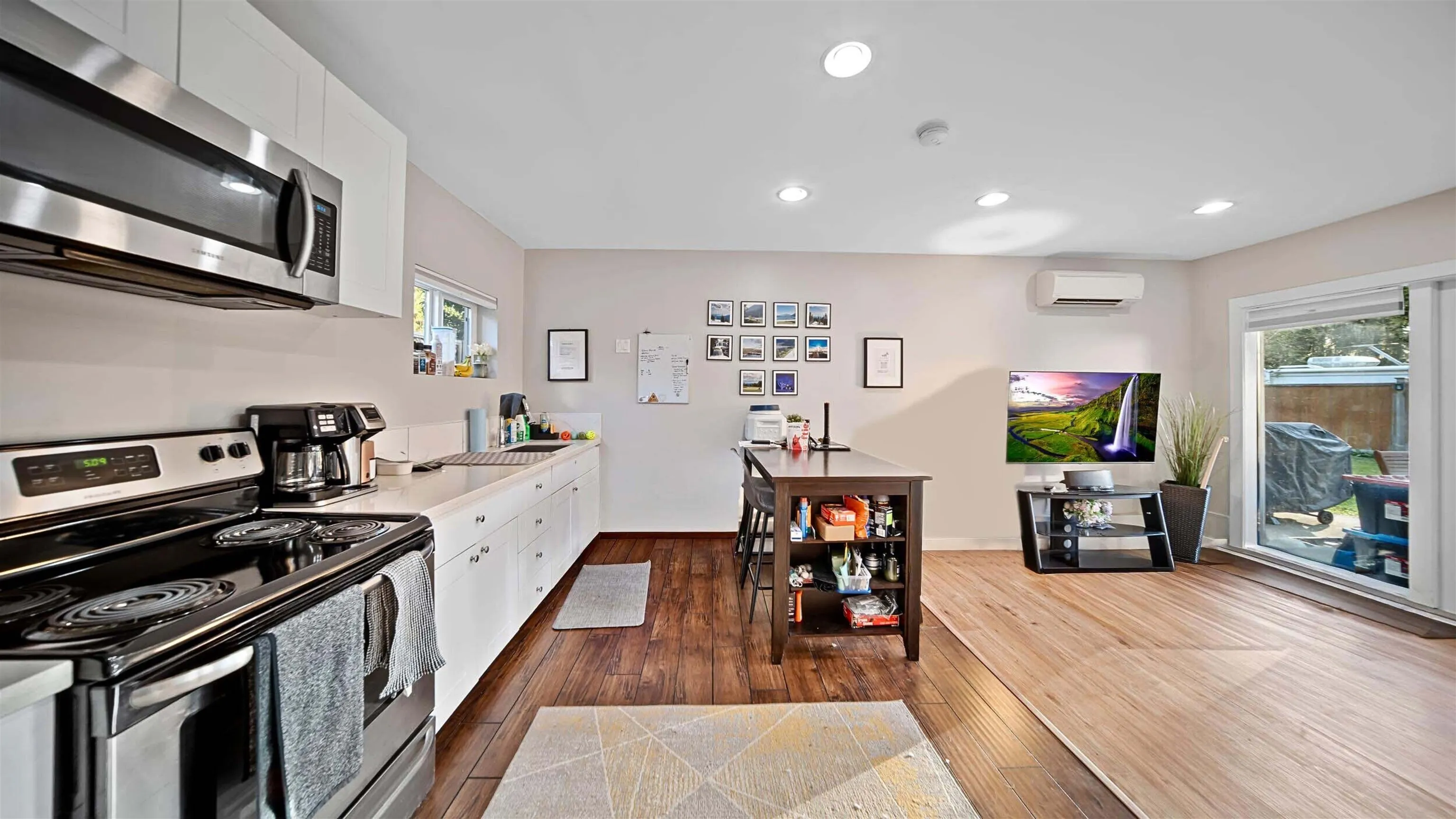 21124 Glenwood Avenue