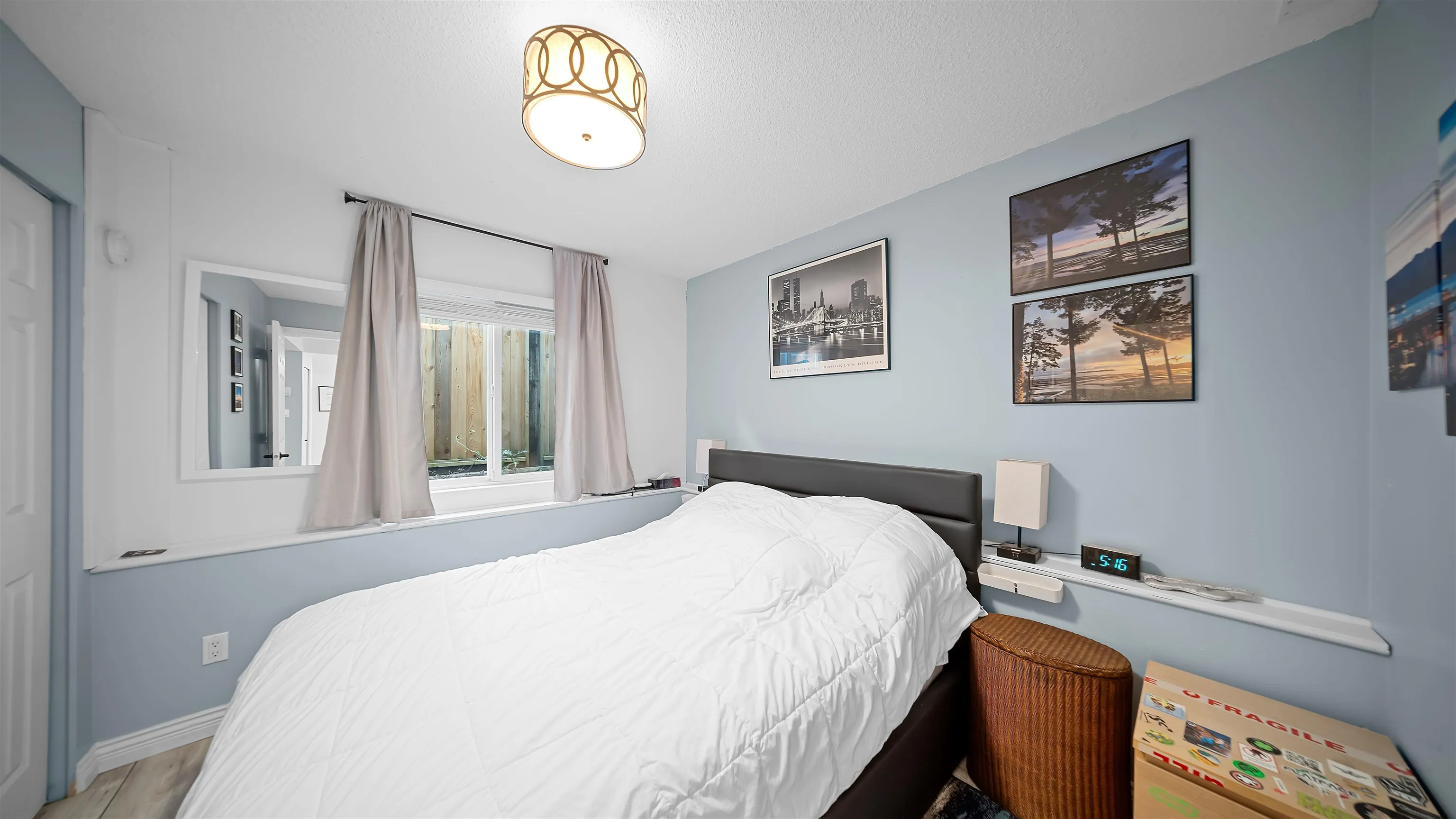 21124 Glenwood Avenue