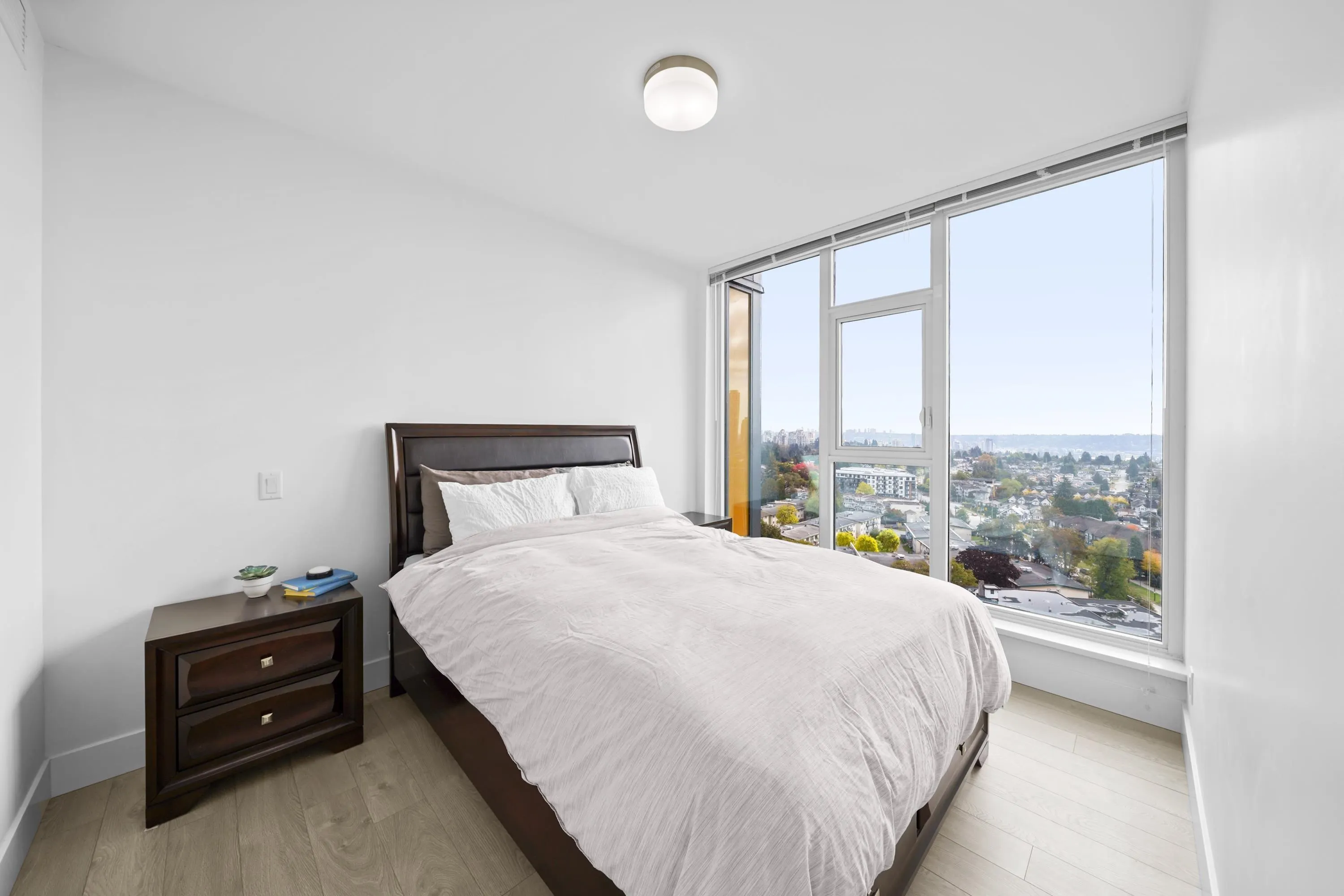 1610 7303 Noble Lane
