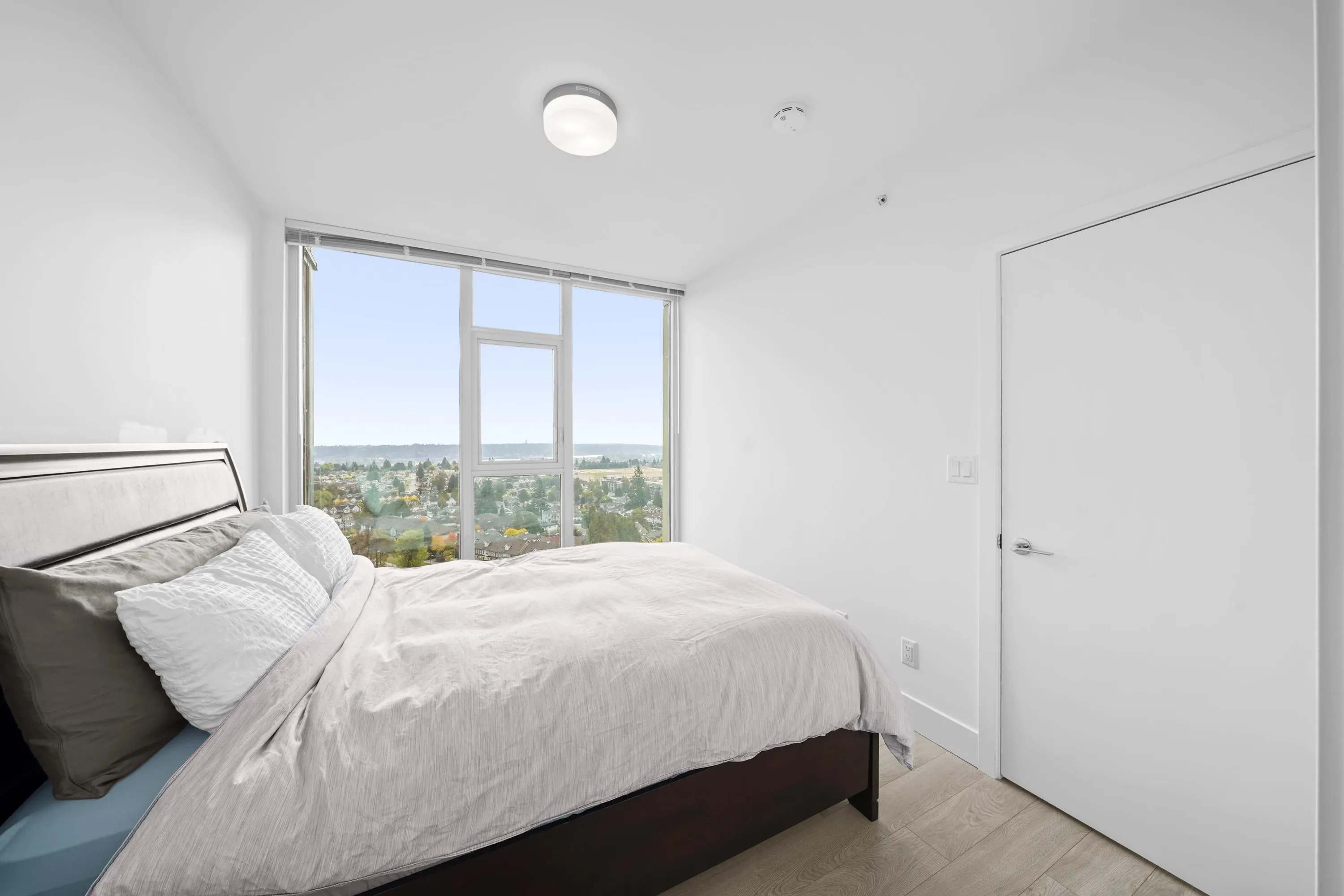 1610 7303 Noble Lane