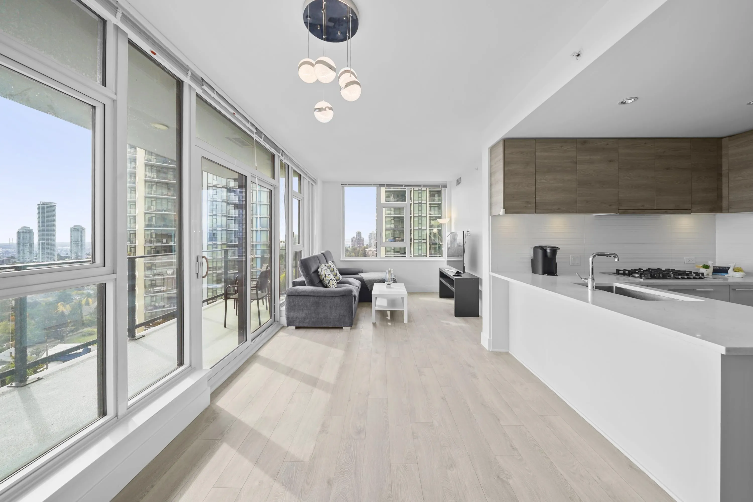 1610 7303 Noble Lane