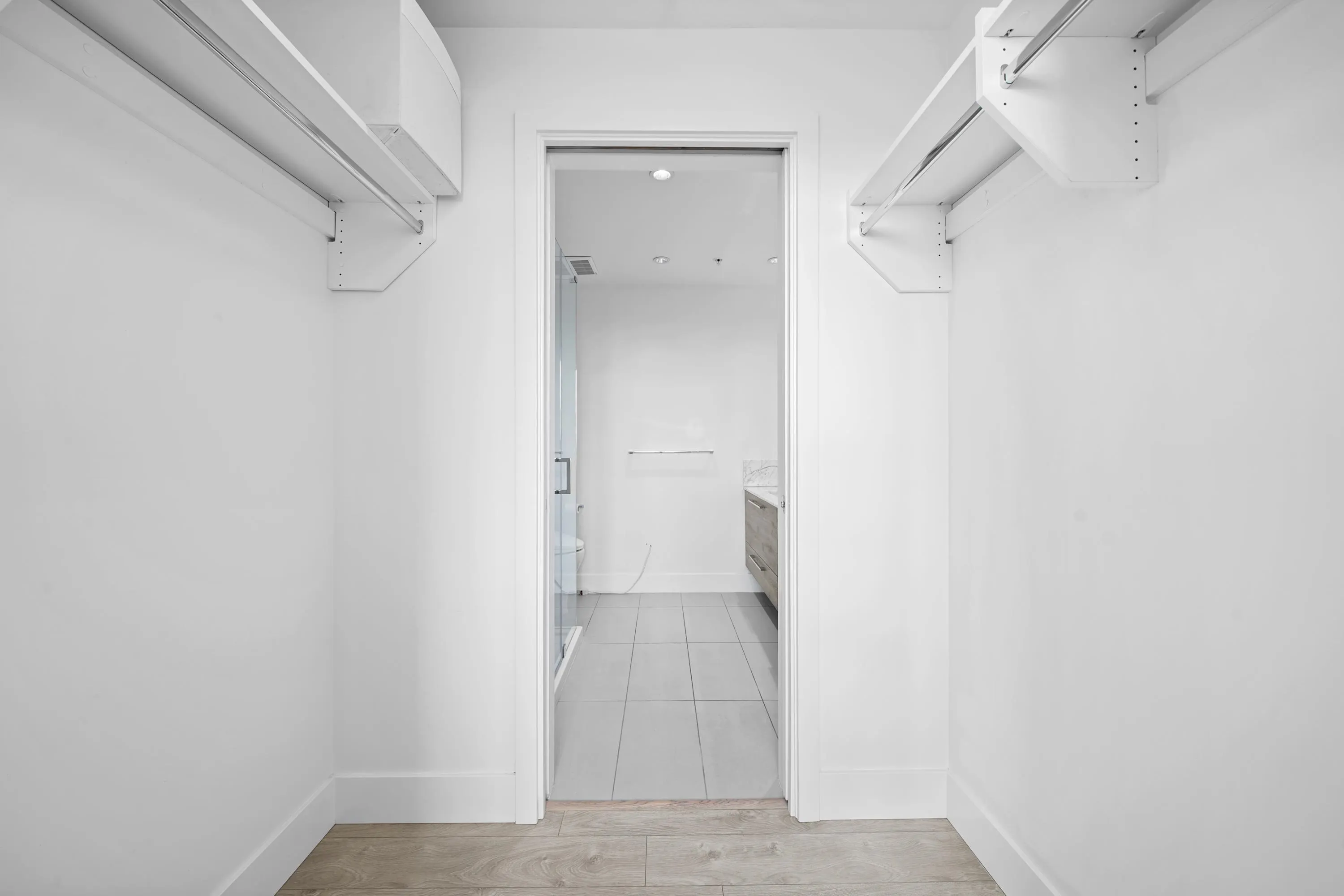 1610 7303 Noble Lane