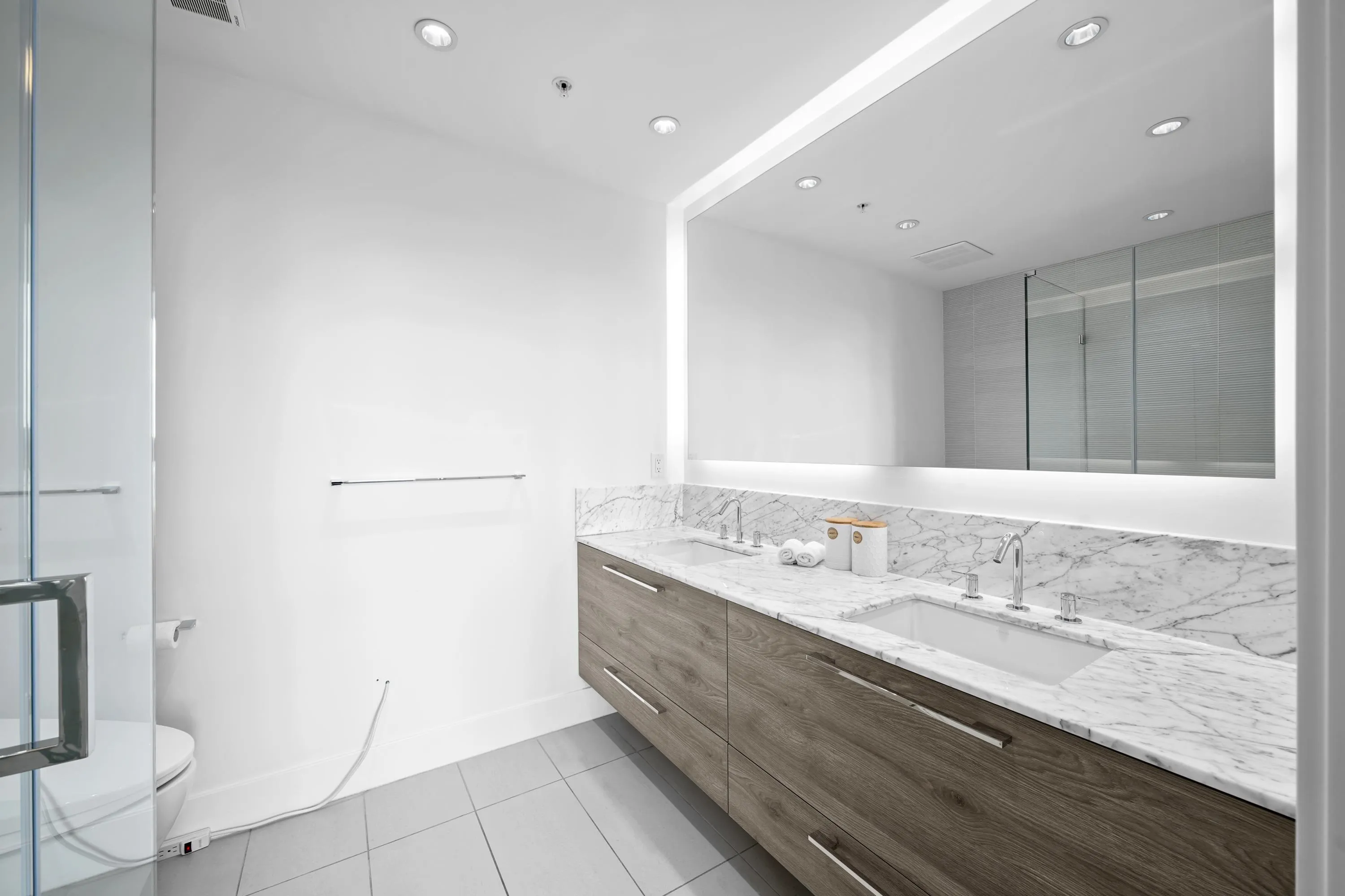 1610 7303 Noble Lane