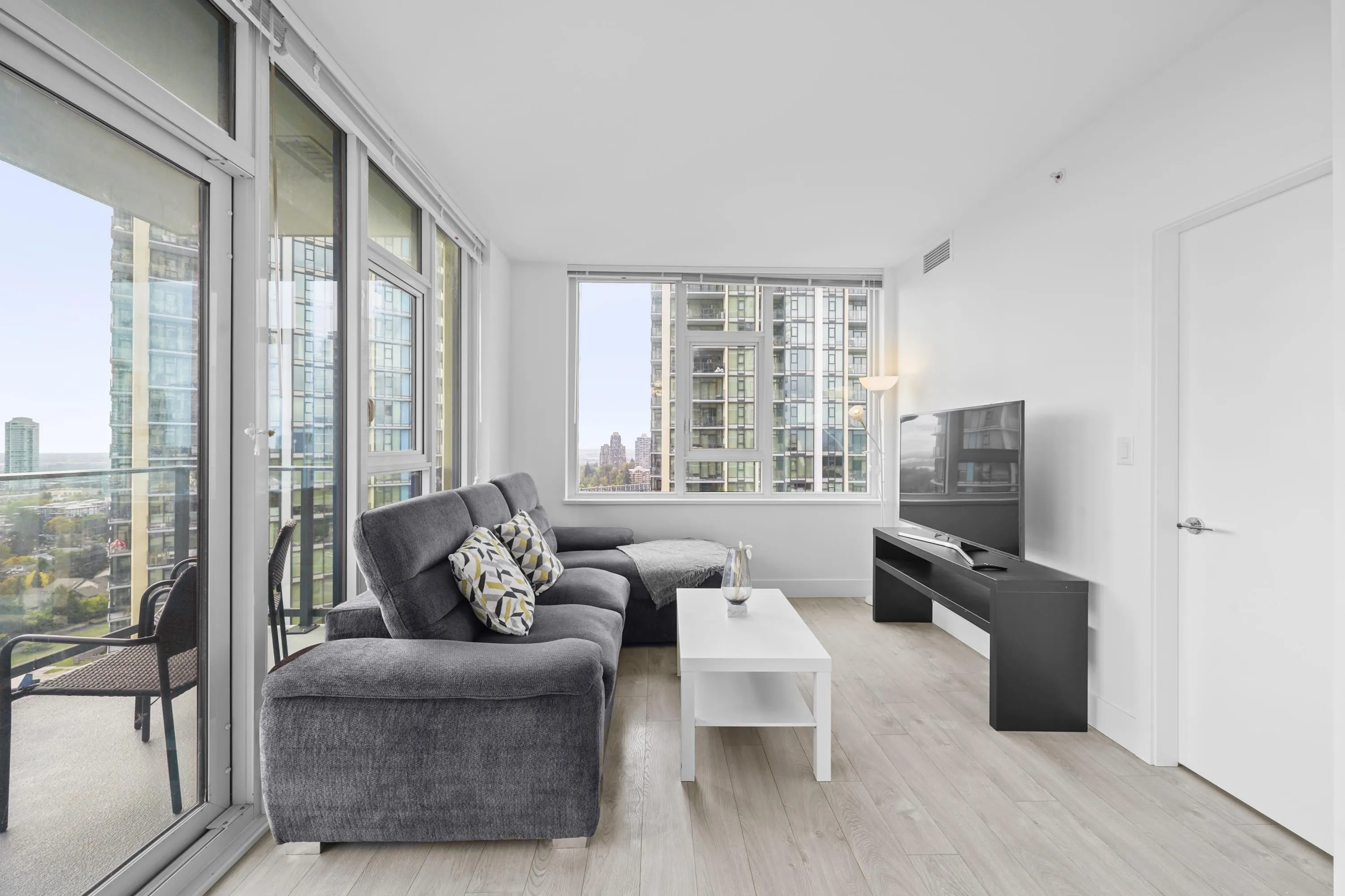 1610 7303 Noble Lane