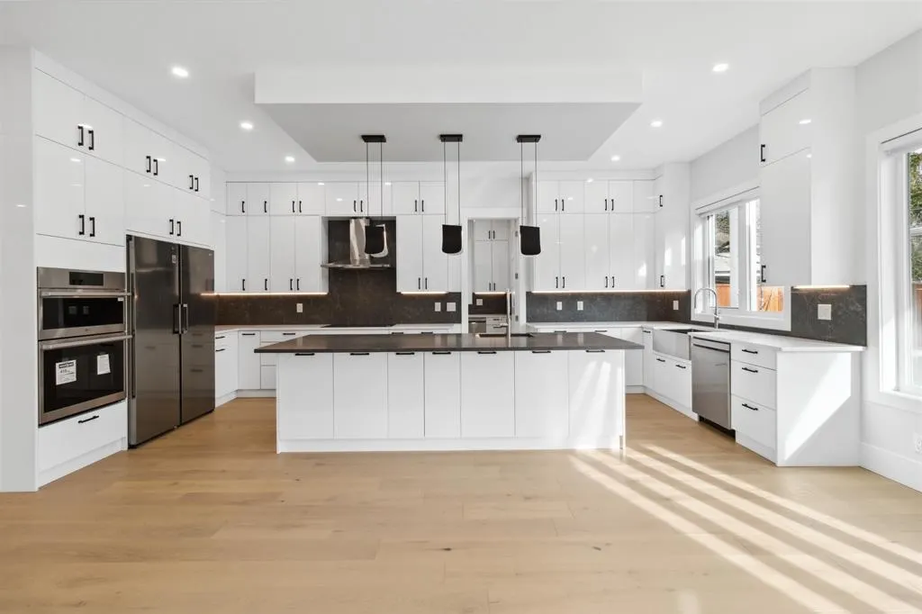 1240 Lancaster Crescent
