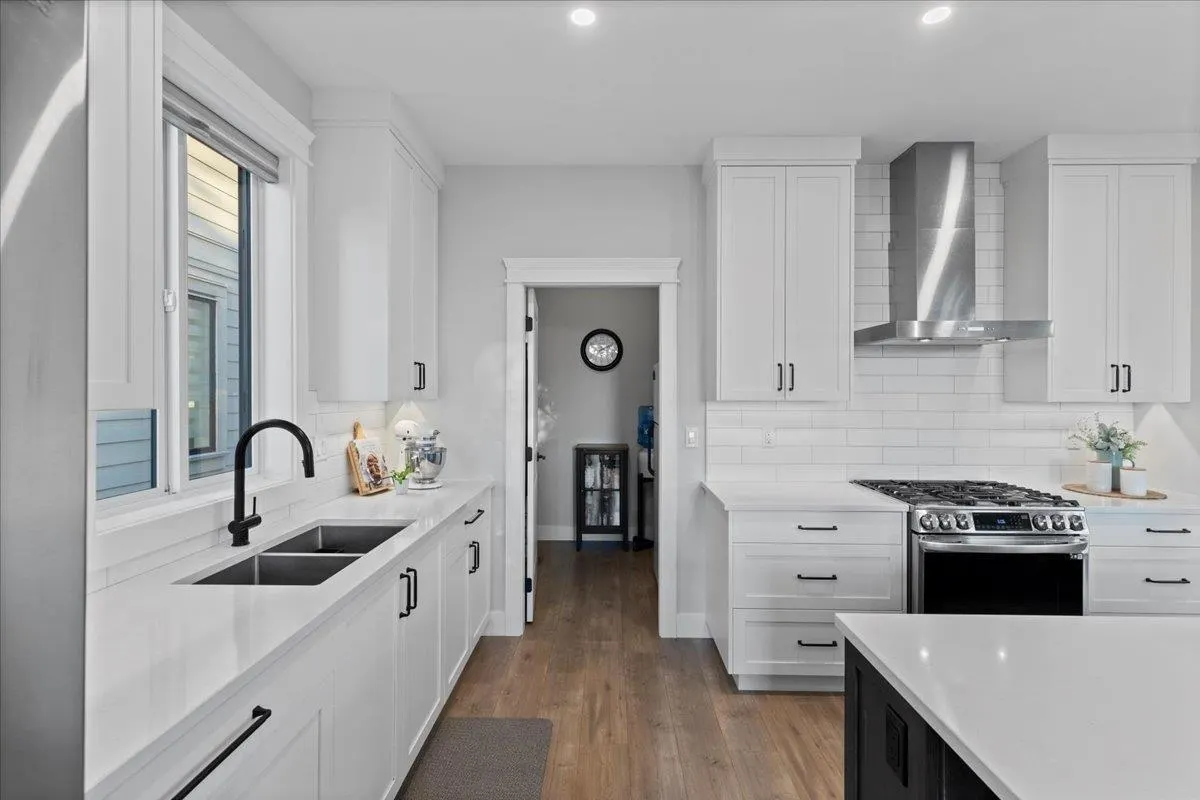 17 4217 Old Clayburn Road