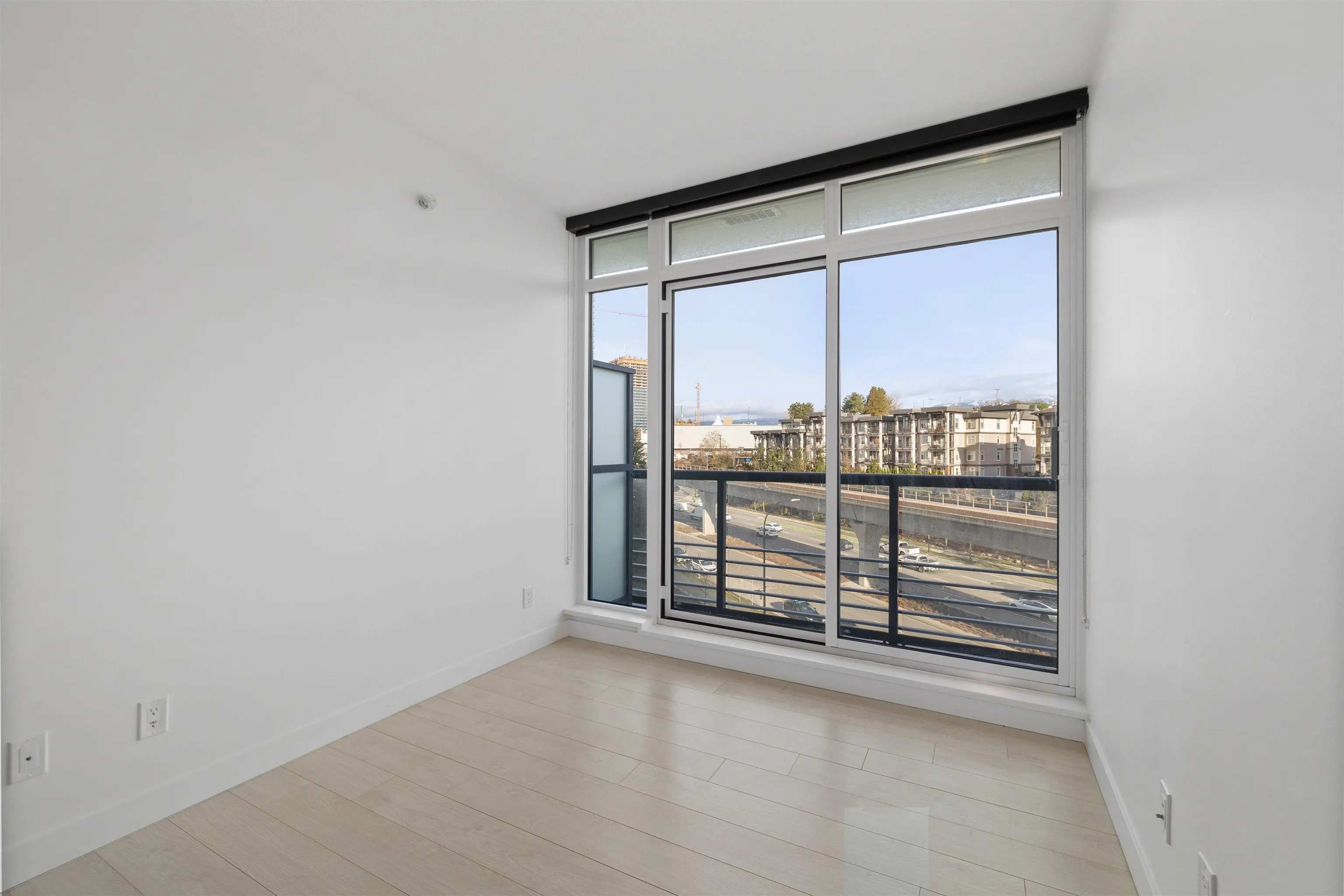 406 4720 Lougheed Highway