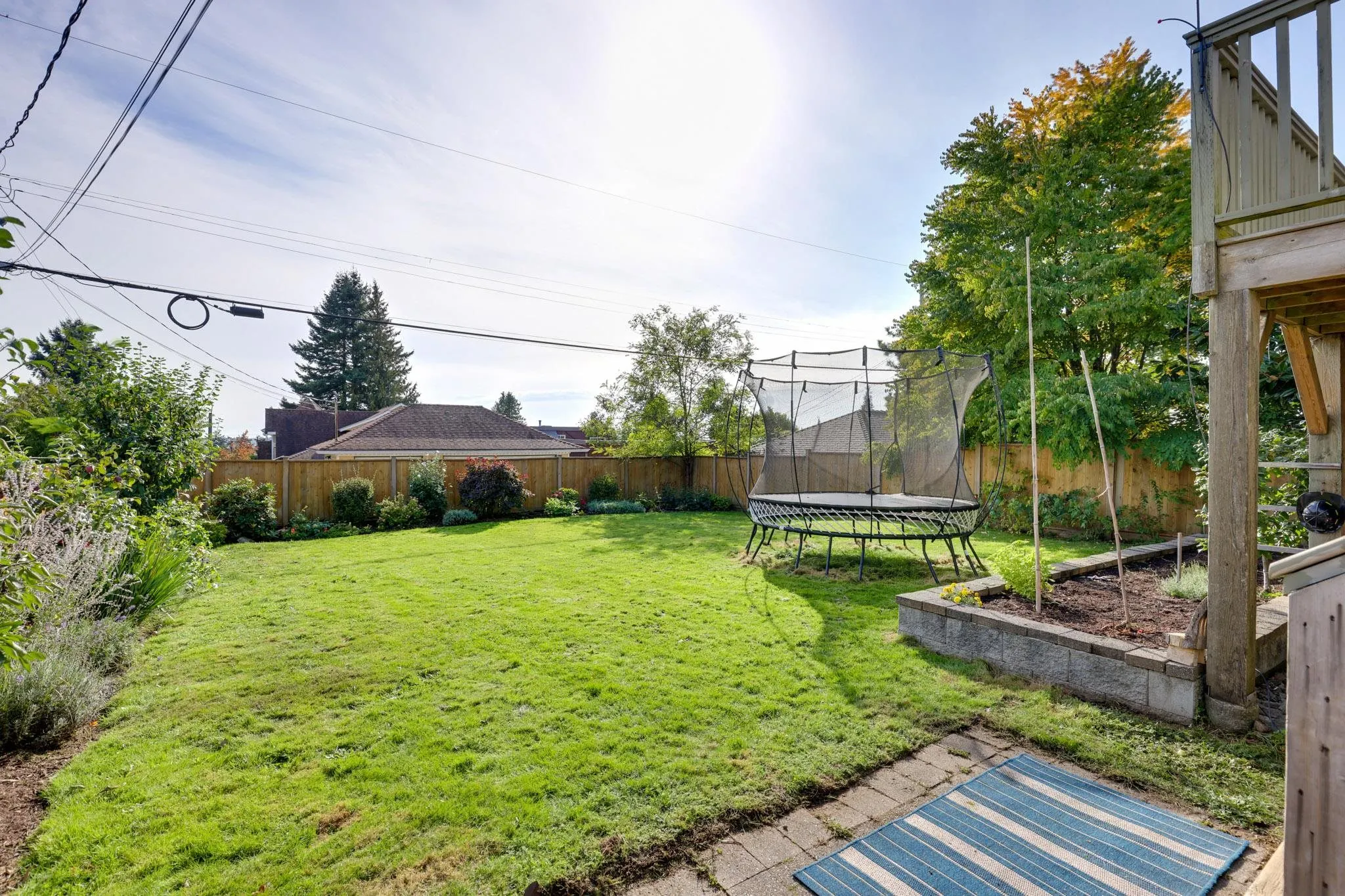 563 E 6th Street
