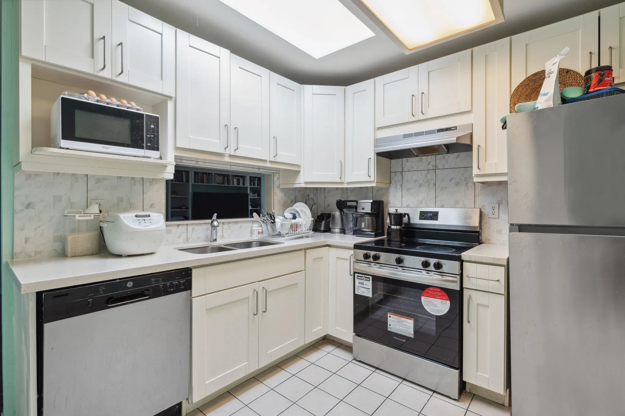 309 7368 Royal Oak Avenue