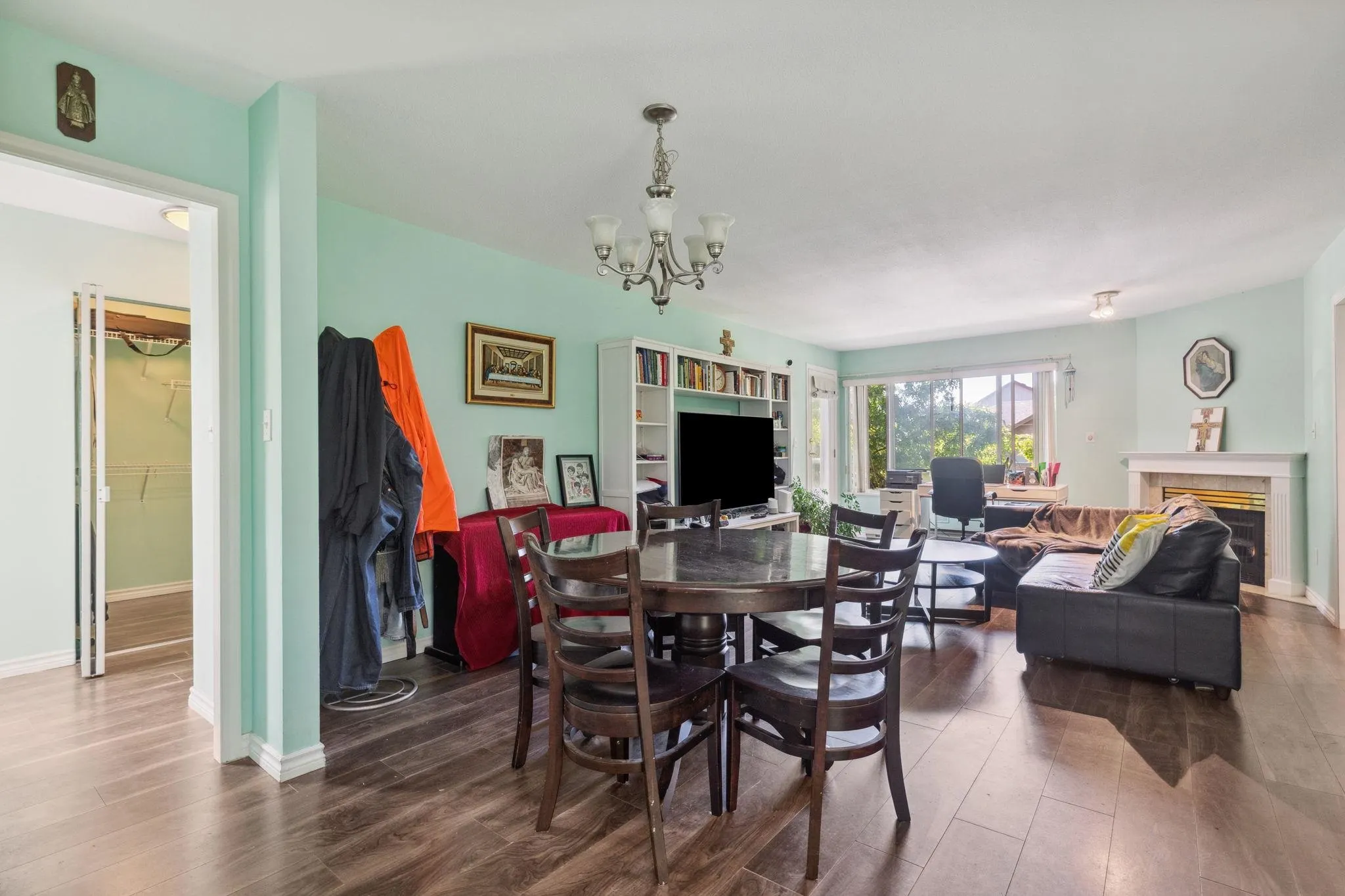 309 7368 Royal Oak Avenue