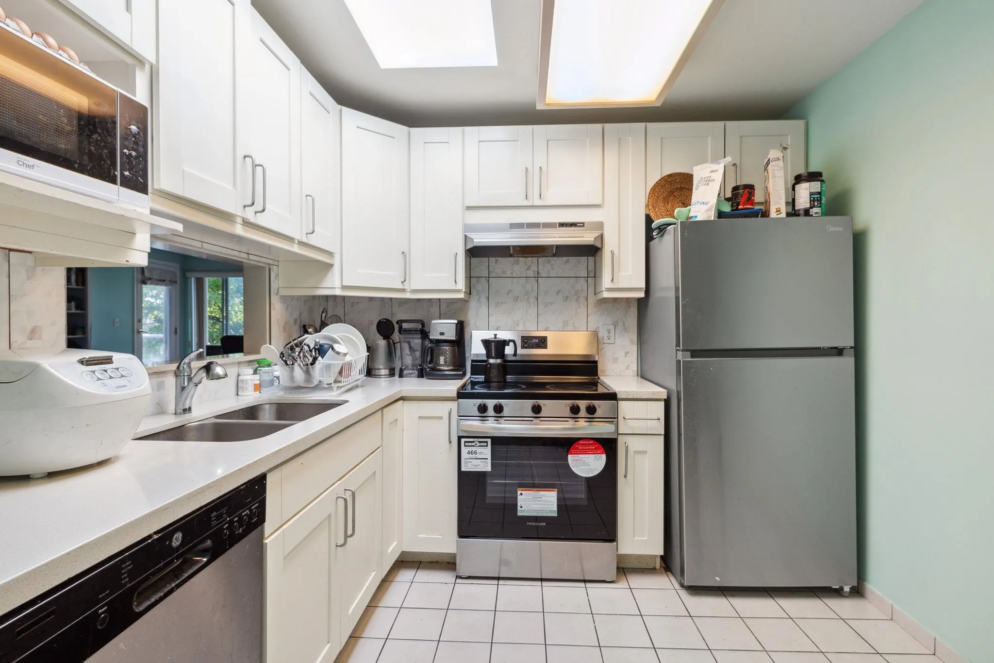 309 7368 Royal Oak Avenue