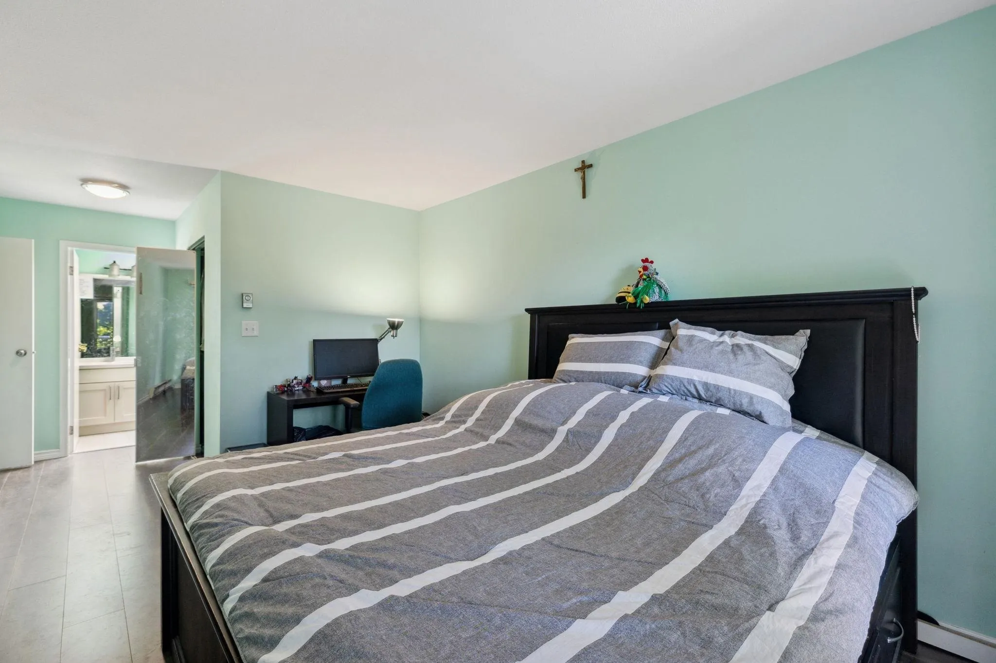 309 7368 Royal Oak Avenue
