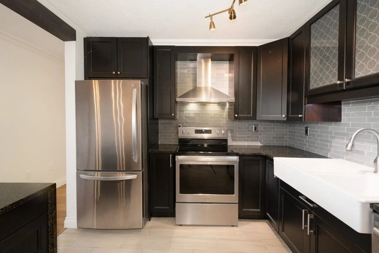 605 1245 Quayside Drive
