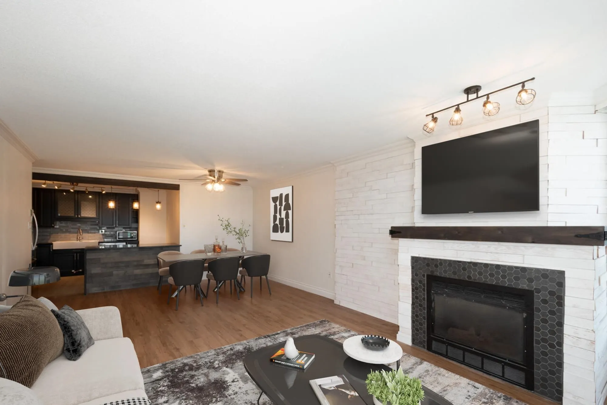 605 1245 Quayside Drive