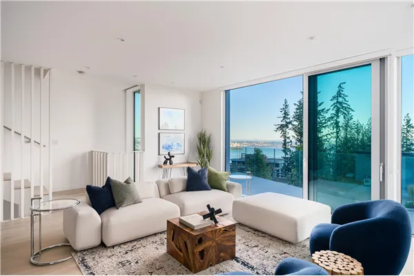 3317 Chippendale Road