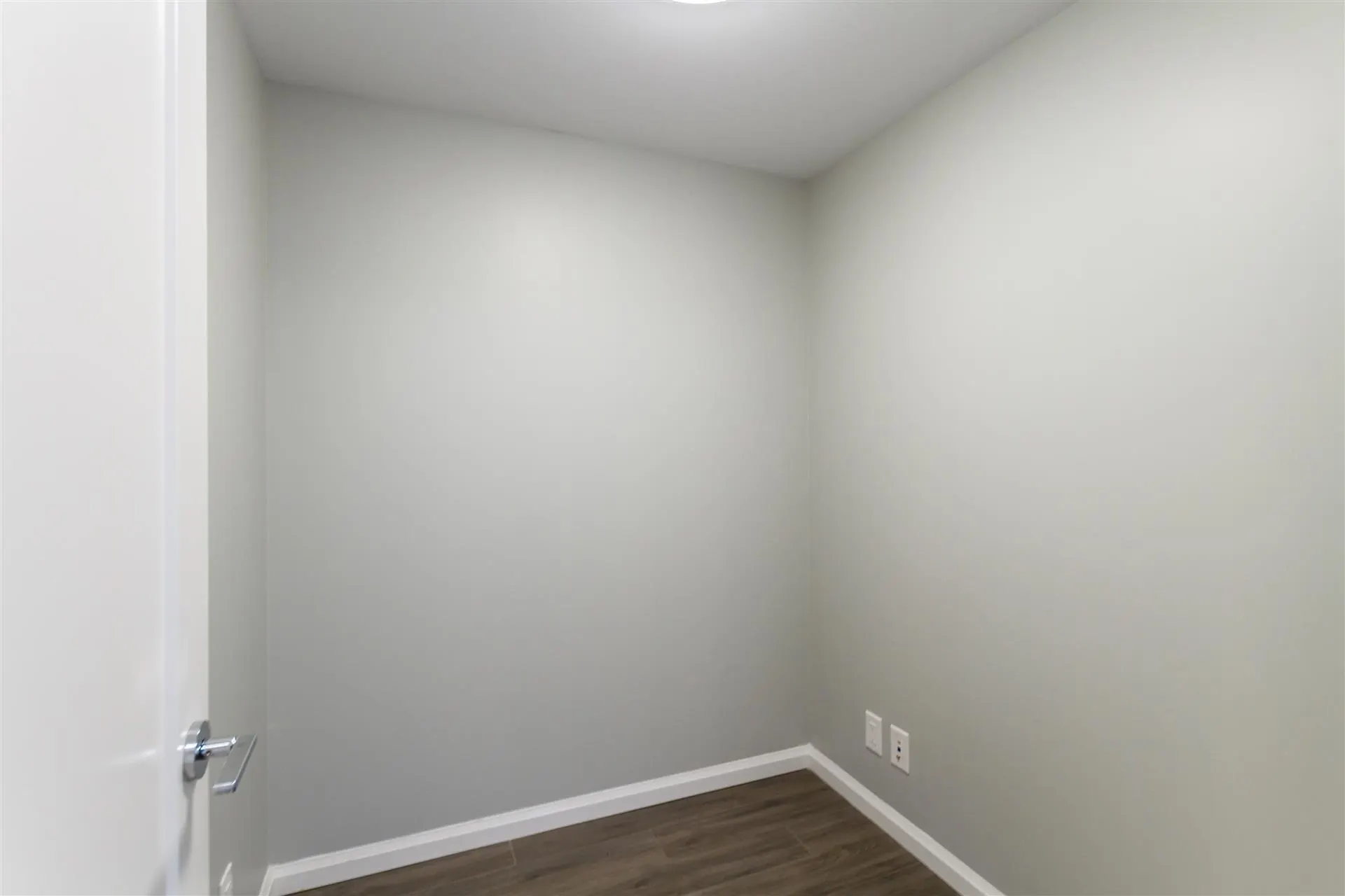 1408 520 Como Lake Avenue